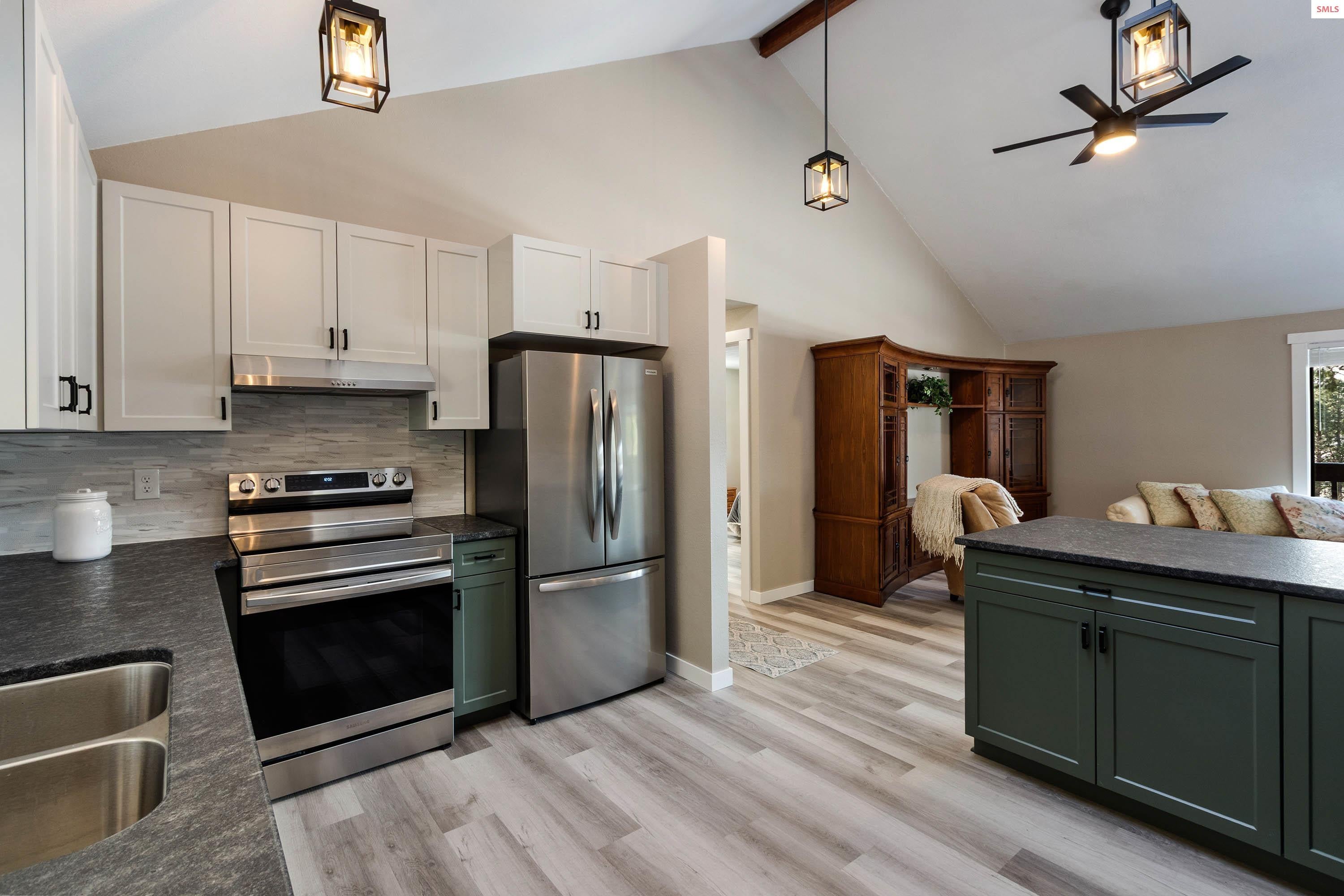 Sagle, Idaho, 83860, United States, 4 Bedrooms Bedrooms, ,2 BathroomsBathrooms,Residential,For Sale,2022483