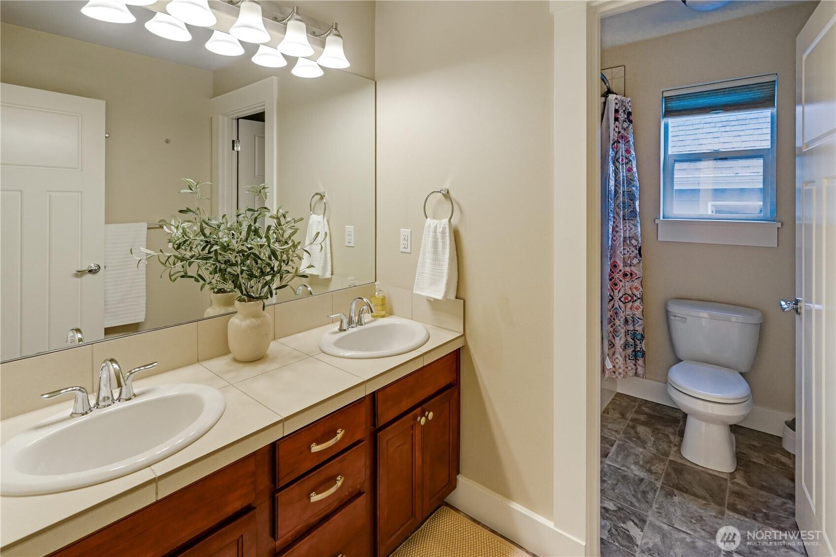 RENTON, Washington, 98058, United States, 4 Bedrooms Bedrooms, ,3 BathroomsBathrooms,Residential,For Sale,1933643