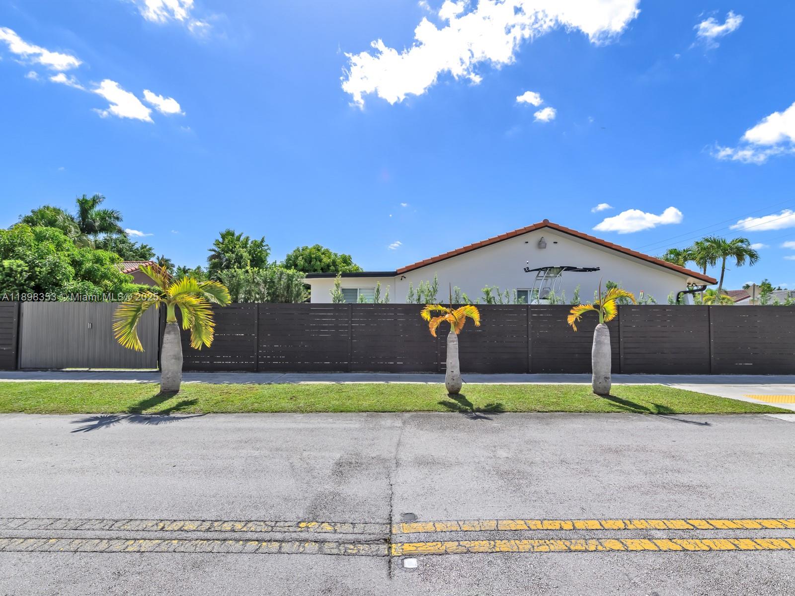 Miami, Florida, 33175, United States, 4 Bedrooms Bedrooms, ,2 BathroomsBathrooms,Residential,For Sale,1979447