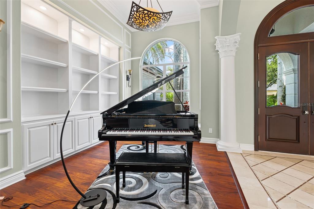 Bradenton, Florida, 34202, United States, 5 Bedrooms Bedrooms, ,5 BathroomsBathrooms,Residential,For Sale,1873833