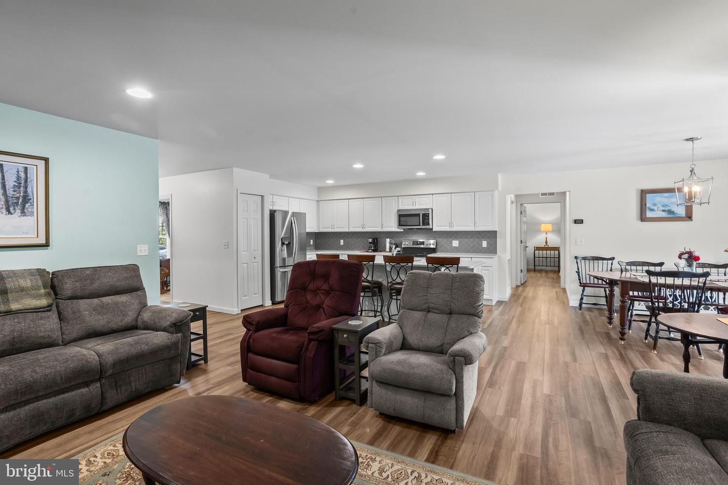 Mechanicsburg, Pennsylvania, 17055, United States, 2 Bedrooms Bedrooms, ,2 BathroomsBathrooms,Residential,For Sale,1993400