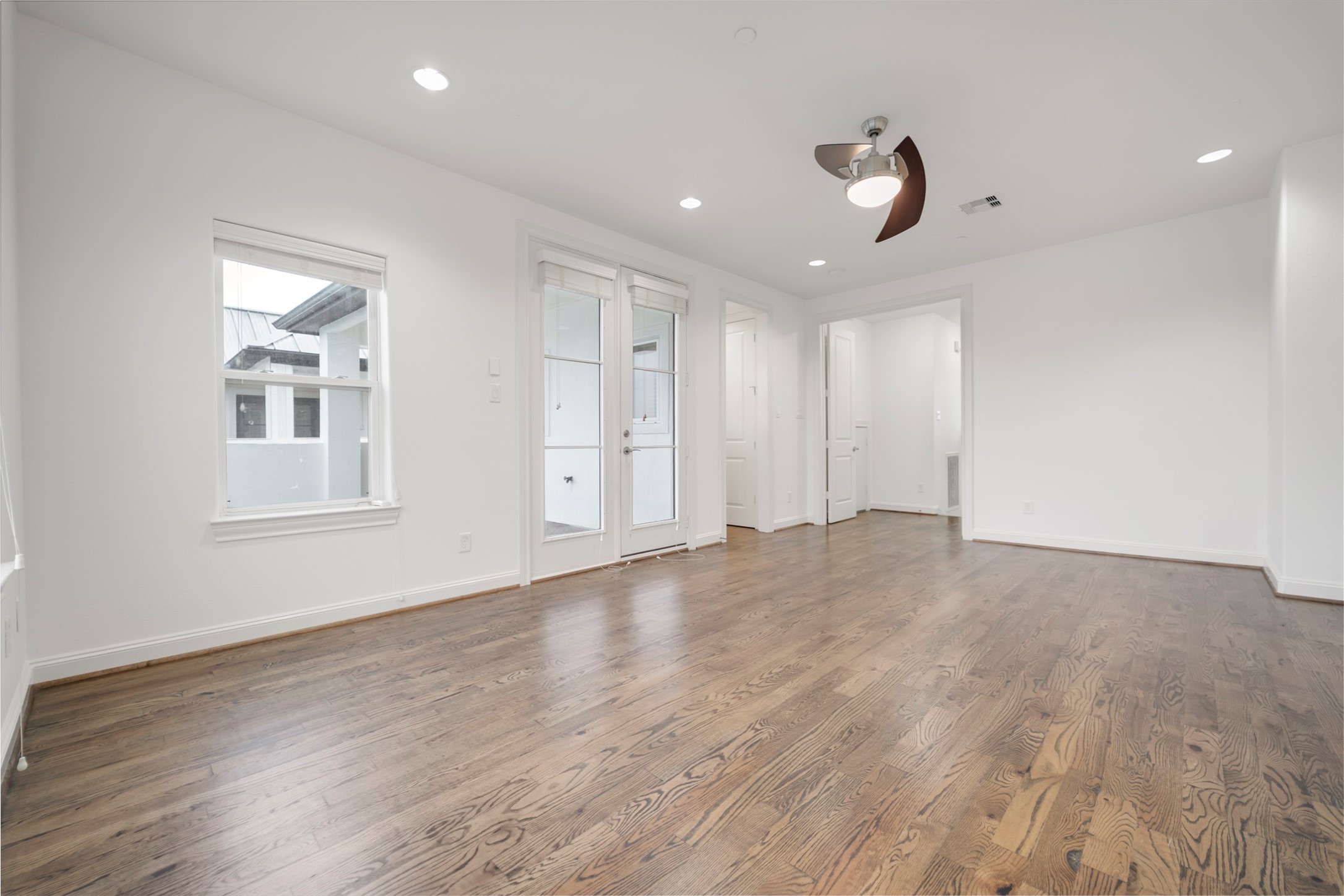 Houston, Texas, 77080, United States, 3 Bedrooms Bedrooms, ,5 BathroomsBathrooms,Residential,For Sale,1939348