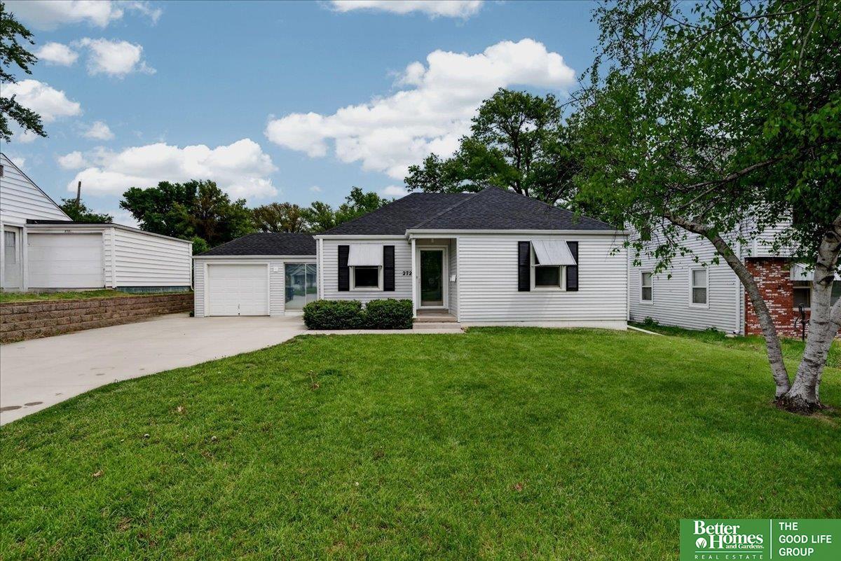 42nd St, Omaha, NE 68105