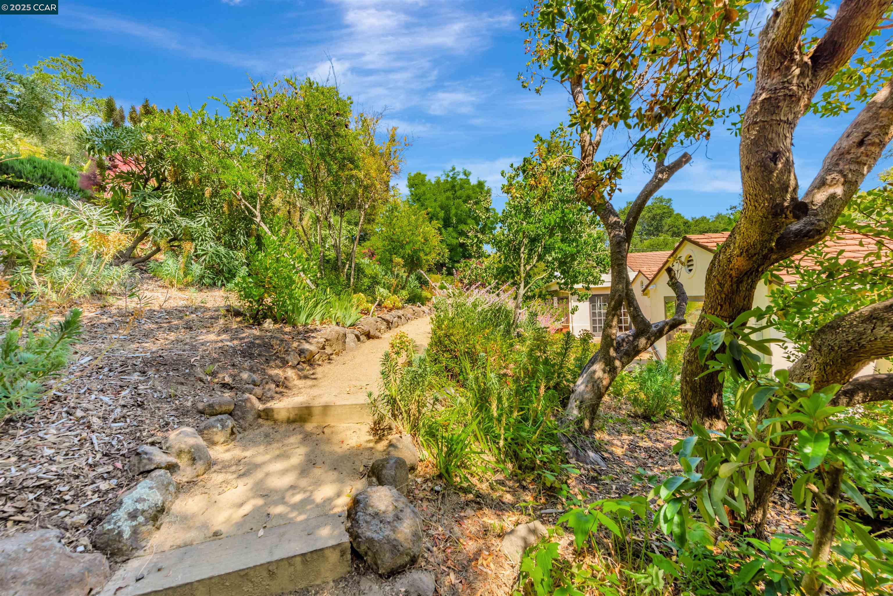 Orinda, California, 94563, United States, 4 Bedrooms Bedrooms, ,3 BathroomsBathrooms,Residential,For Sale,1885417