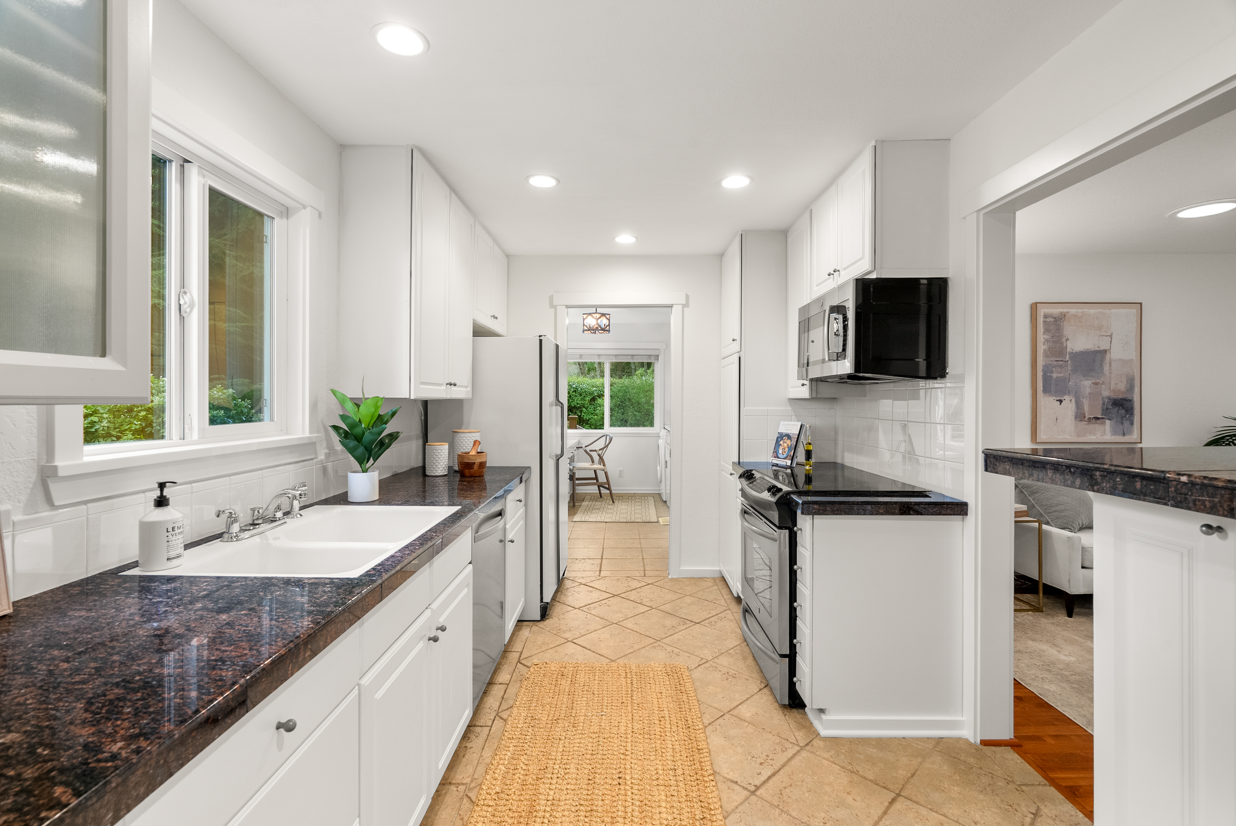  15670 Euclid Avenue Northeast, Bainbridge Island, WA 98110 - 物件實景