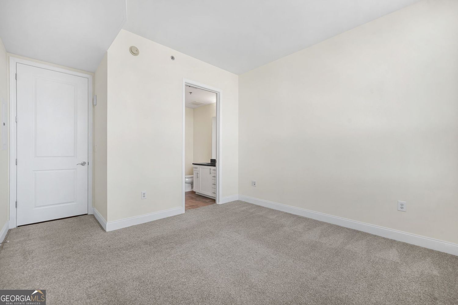 Atlanta, Georgia, 30363, United States, 2 Bedrooms Bedrooms, ,3 BathroomsBathrooms,Residential,For Sale,2012168