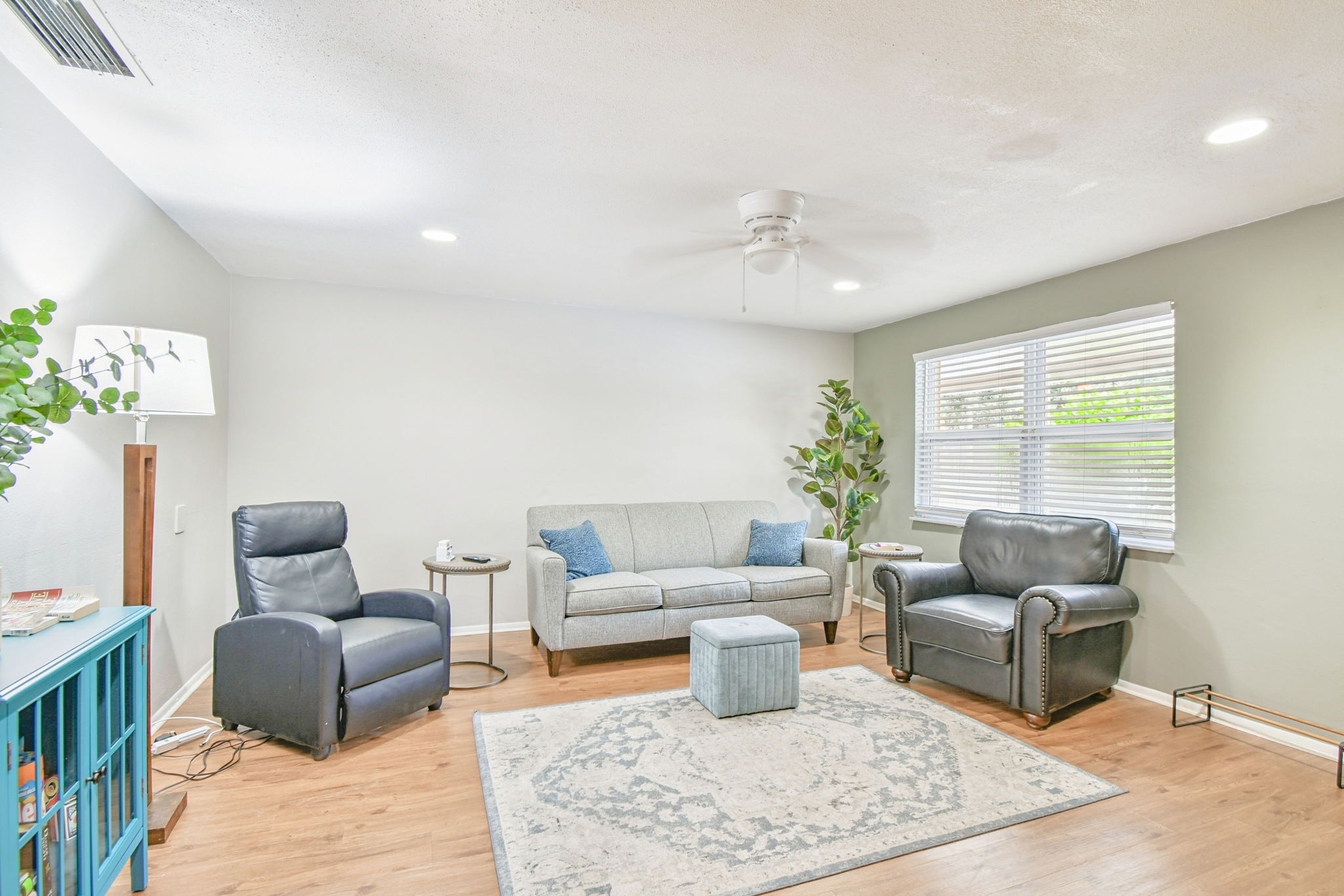 Dunedin, Florida, 34698, United States, 2 Bedrooms Bedrooms, ,1 BathroomBathrooms,Residential,For Sale,1983478