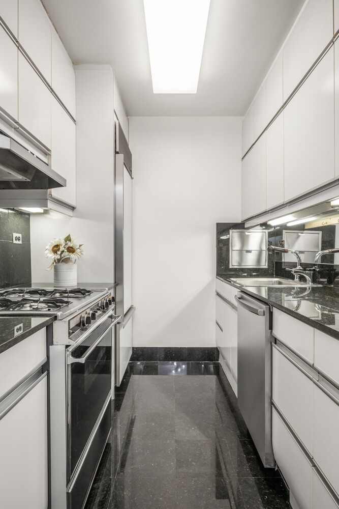 New York City, New York, 10022, United States, ,1 BathroomBathrooms,Residential,For Sale,1902778