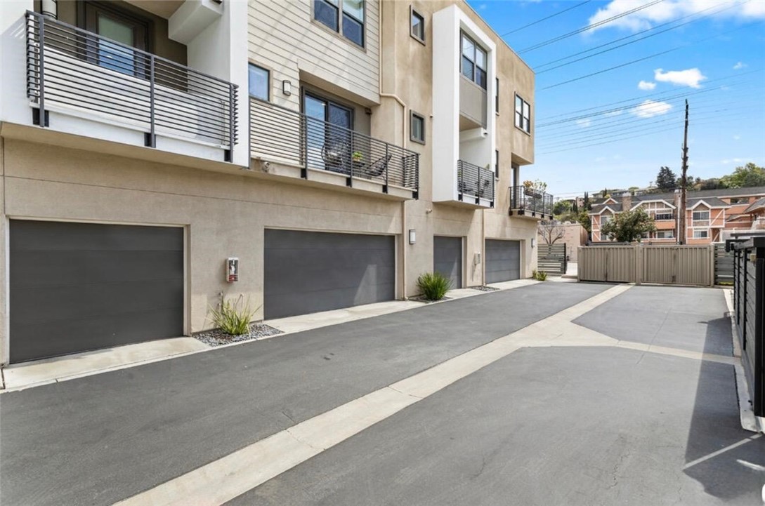 Los Angeles, California, 90065, United States, 3 Bedrooms Bedrooms, ,4 BathroomsBathrooms,Residential,For Sale,2008498