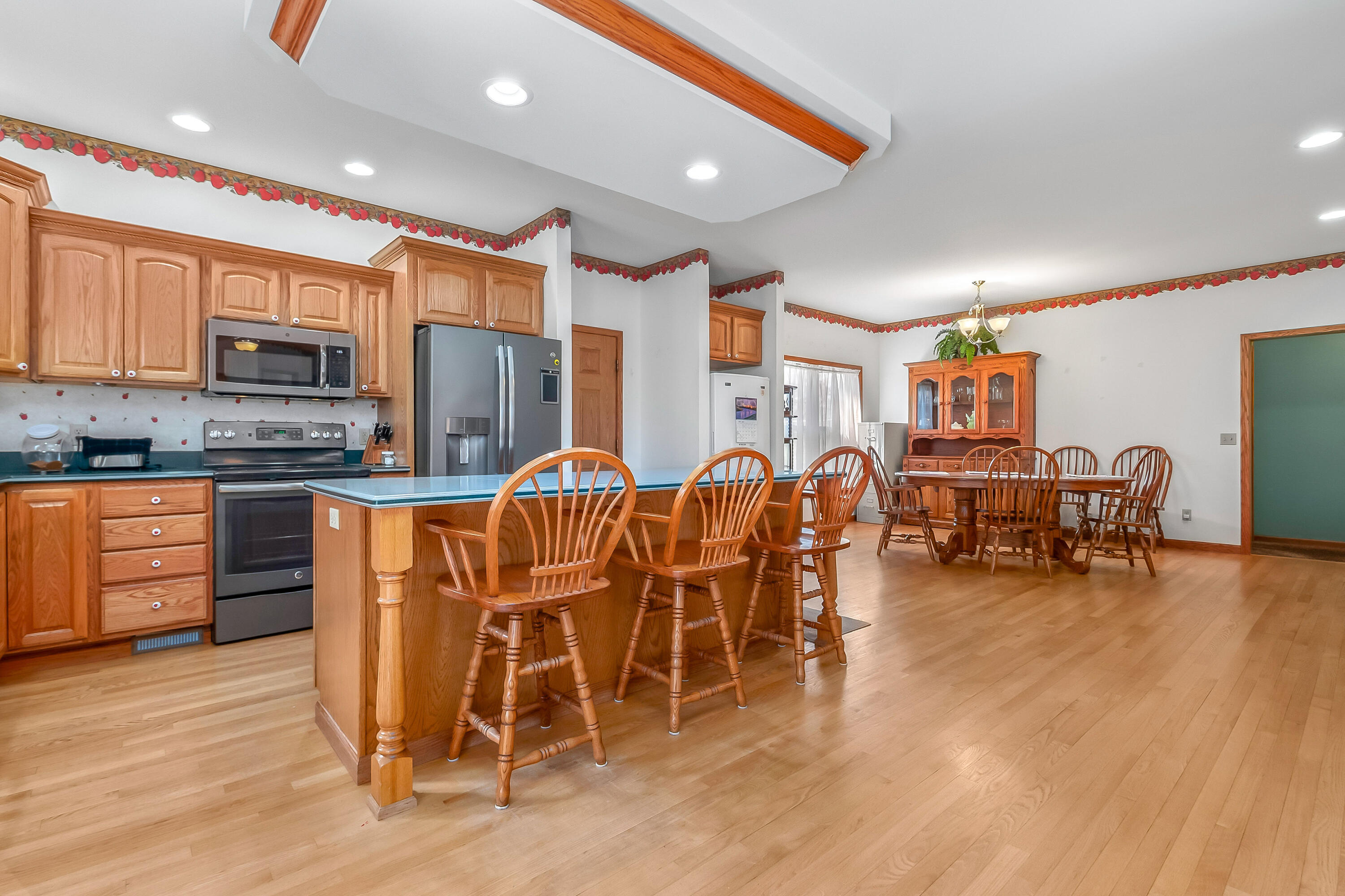 Hillsdale, Michigan, 49242, United States, 5 Bedrooms Bedrooms, ,3 BathroomsBathrooms,Residential,For Sale,1980121