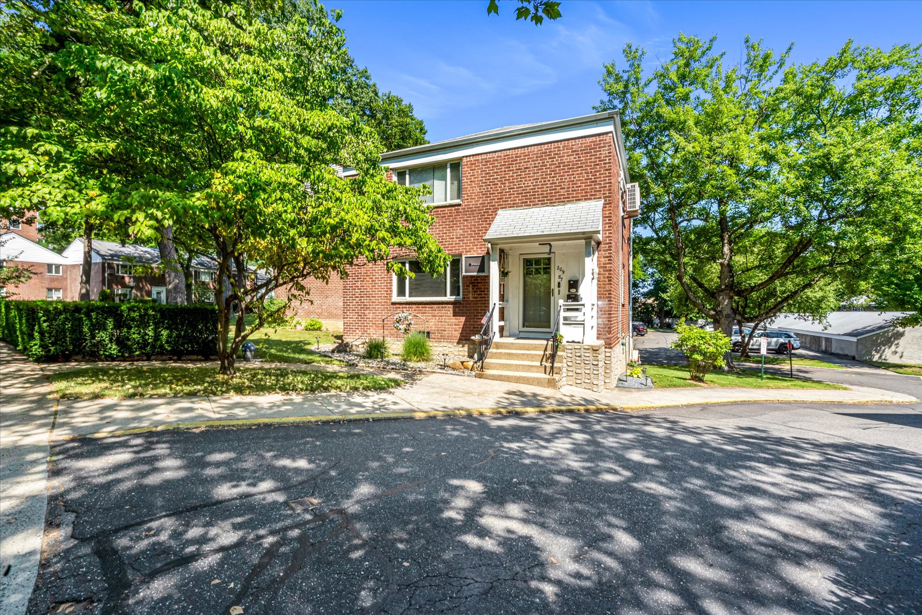  209-87 18th Avenue Unit# 196, Bayside, NY, 11360 - 物件實景