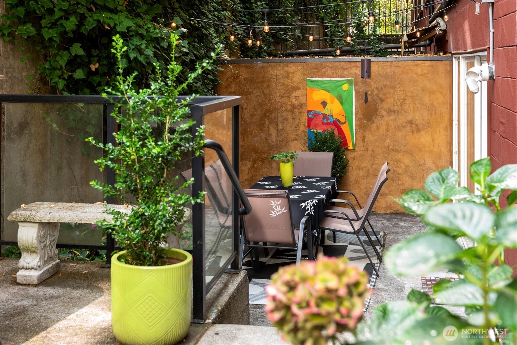 Seattle, Washington, 98102, United States, 2 Bedrooms Bedrooms, ,2 BathroomsBathrooms,Residential,For Sale,2001623