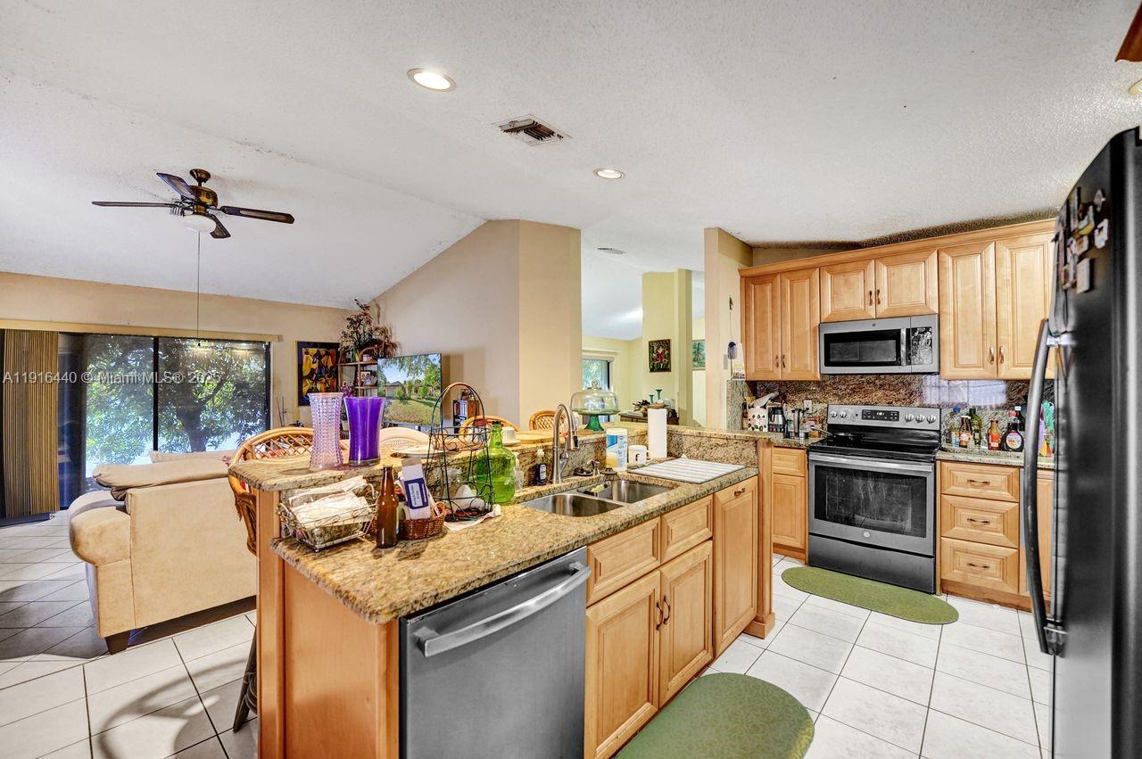 Miramar, Florida, 33025, United States, 3 Bedrooms Bedrooms, ,2 BathroomsBathrooms,Residential,For Sale,1996161