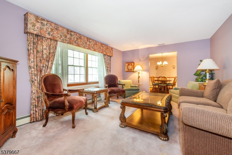 Parsippany-Troy Hills Twp., New Jersey, 07950, United States, 3 Bedrooms Bedrooms, ,4 BathroomsBathrooms,Residential,For Sale,1926193