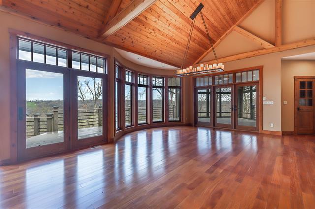 Hanover, Illinois, 61041, United States, 3 Bedrooms Bedrooms, ,4 BathroomsBathrooms,Residential,For Sale,1805094