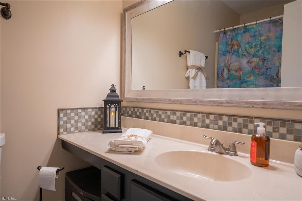 Virginia Beach, Virginia, 23455, United States, 3 Bedrooms Bedrooms, ,4 BathroomsBathrooms,Residential,For Sale,1921851