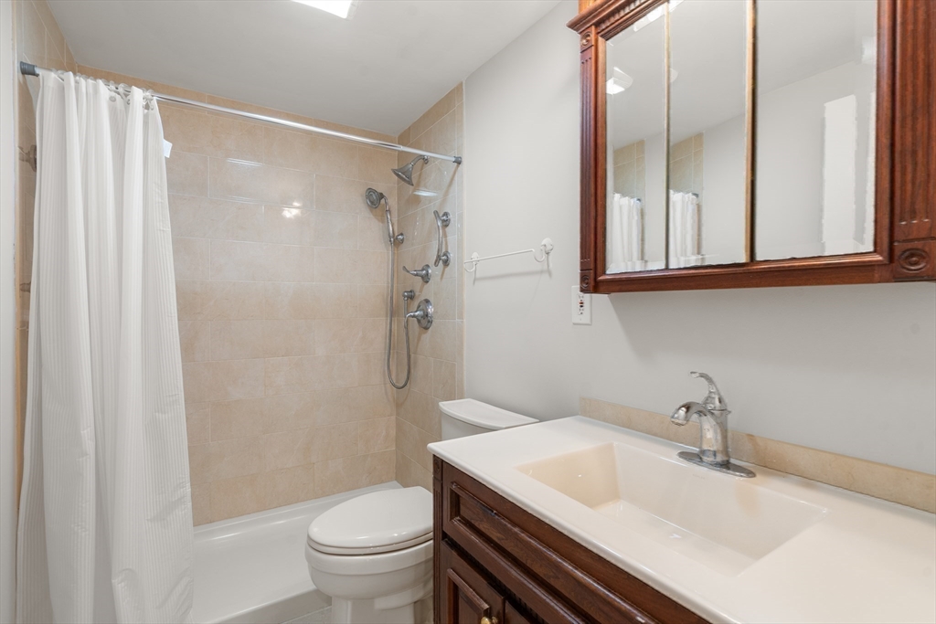 Barnstable, Massachusetts, 02601, United States, 4 Bedrooms Bedrooms, ,3 BathroomsBathrooms,Residential,For Sale,1826460