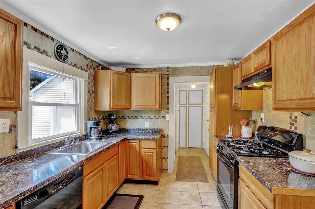 Mastic Beach, New York, 11951, United States, 5 Bedrooms Bedrooms, ,3 BathroomsBathrooms,Residential,For Sale,1974757