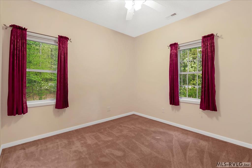 20 Breezewood Rd, Boydton, Virginia, 23917, United States, 3 Bedrooms Bedrooms, ,3 BathroomsBathrooms,Residential,For Sale,20 Breezewood Rd,1668454