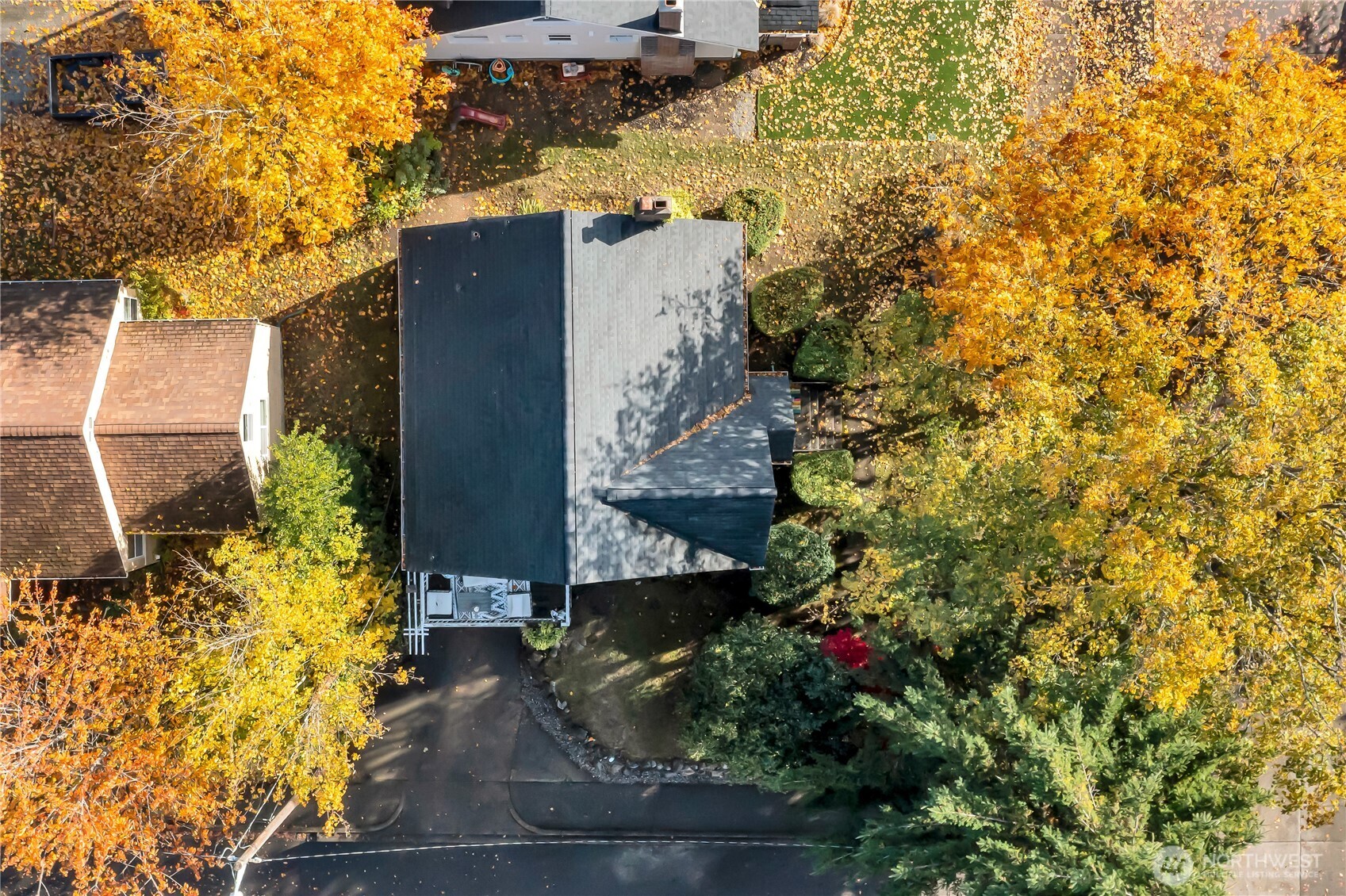 Tacoma, Washington, 98406, United States, 7 Bedrooms Bedrooms, ,2 BathroomsBathrooms,Residential,For Sale,1997085