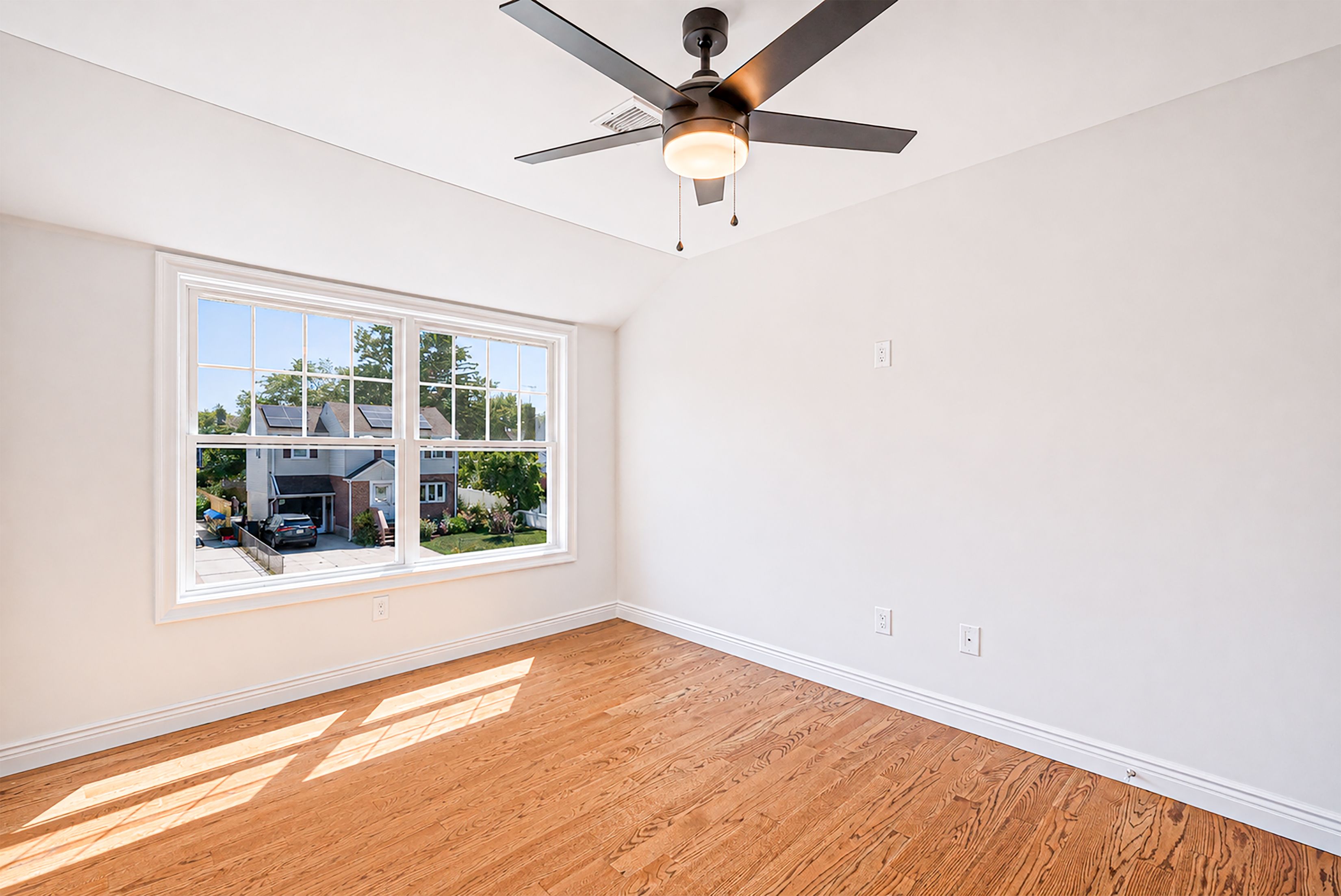  52 Norfeld Boulevard, Elmont, NY, 11003 - 物件實景