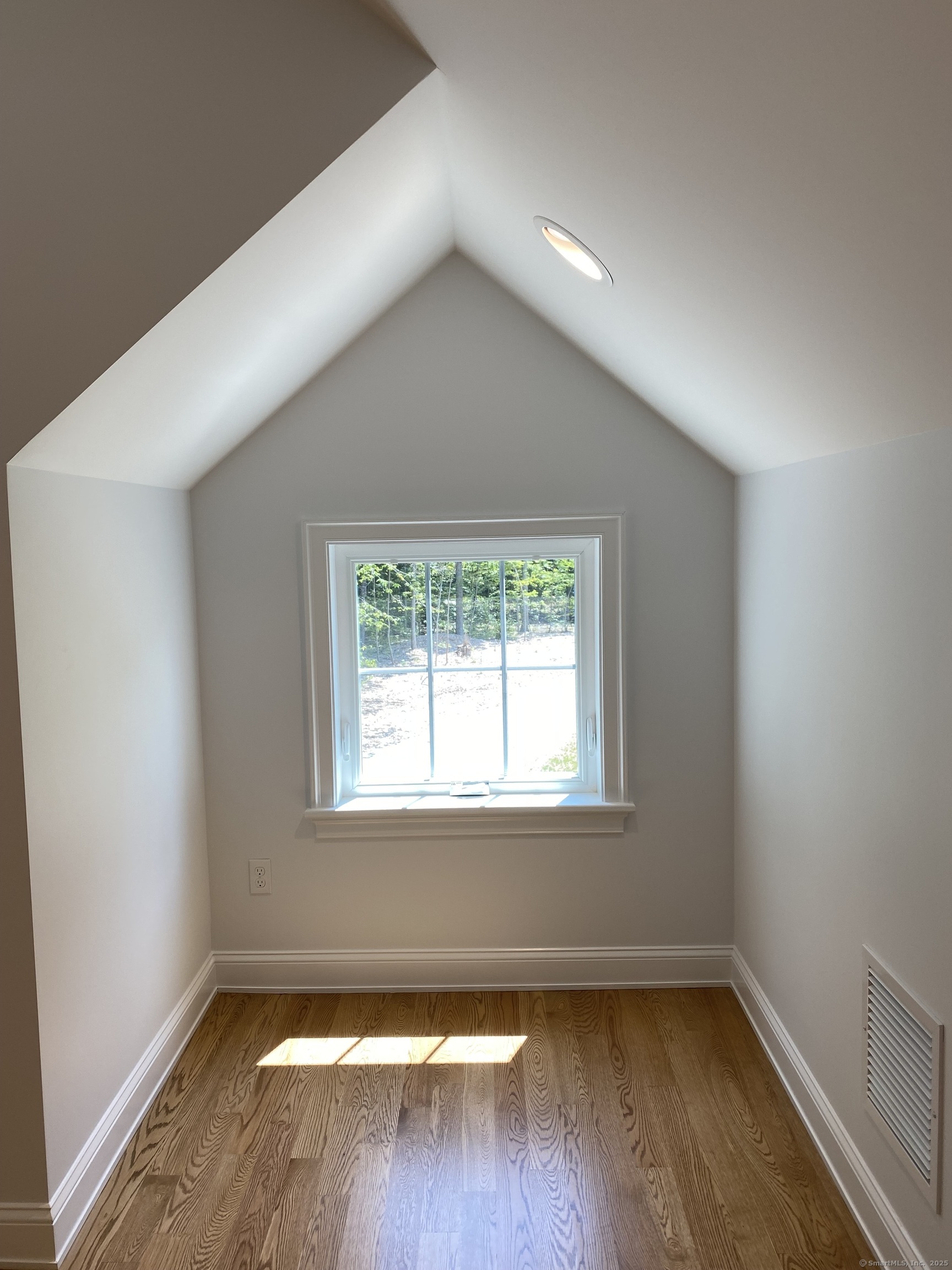 Southbury, Connecticut, 06488, United States, 4 Bedrooms Bedrooms, ,3 BathroomsBathrooms,Residential,For Sale,1941741