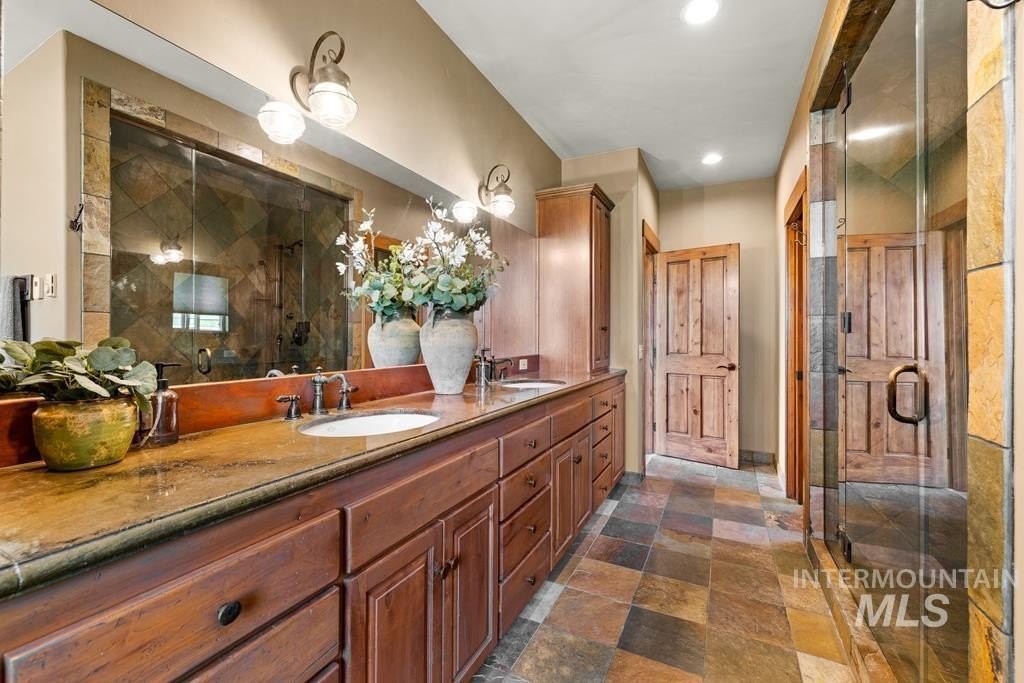 McCall, Idaho, 83638, United States, 4 Bedrooms Bedrooms, ,3 BathroomsBathrooms,Residential,For Sale,1825316