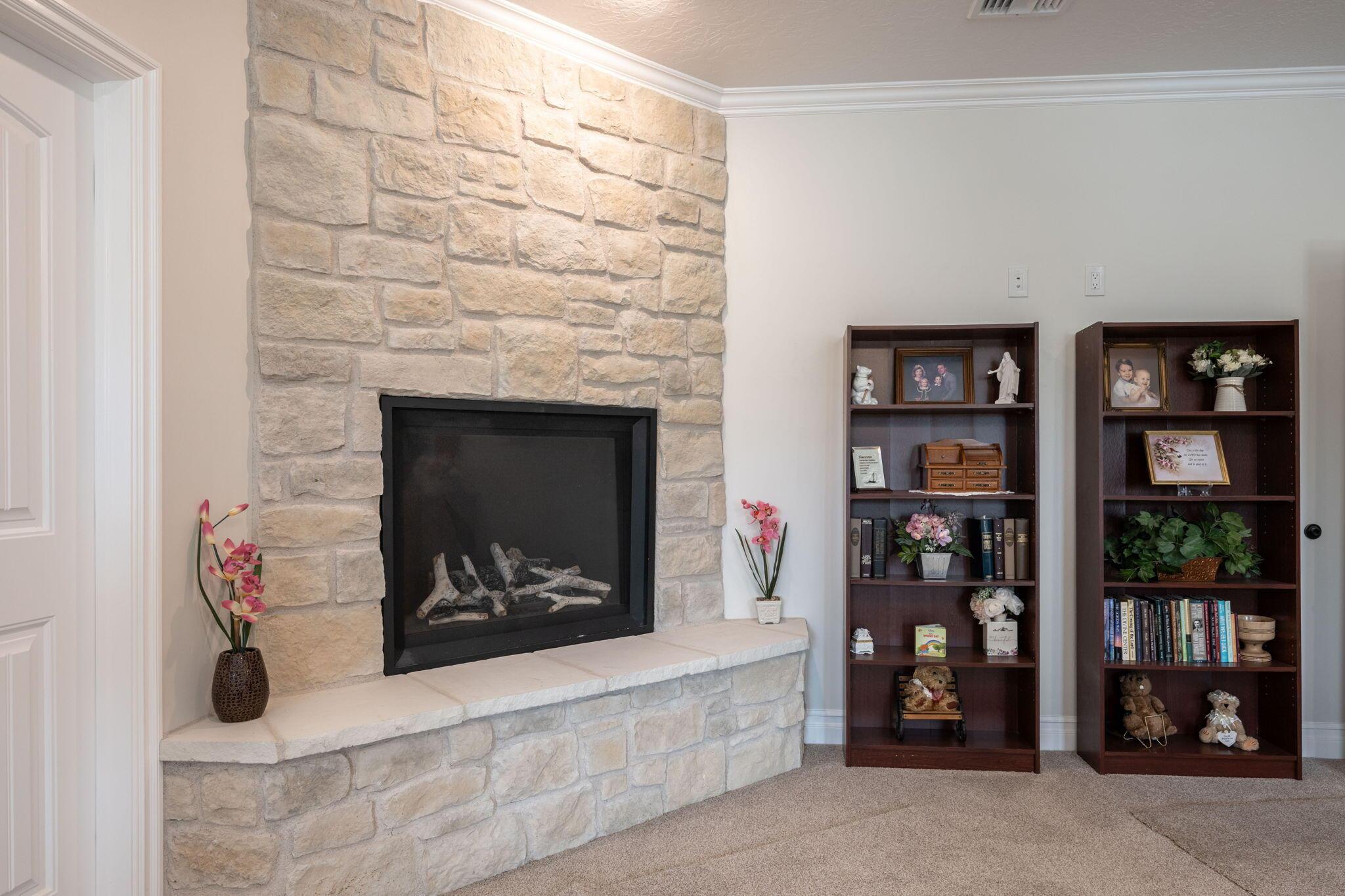 Leeds, Utah, 84746, United States, 5 Bedrooms Bedrooms, ,3 BathroomsBathrooms,Residential,For Sale,1914363