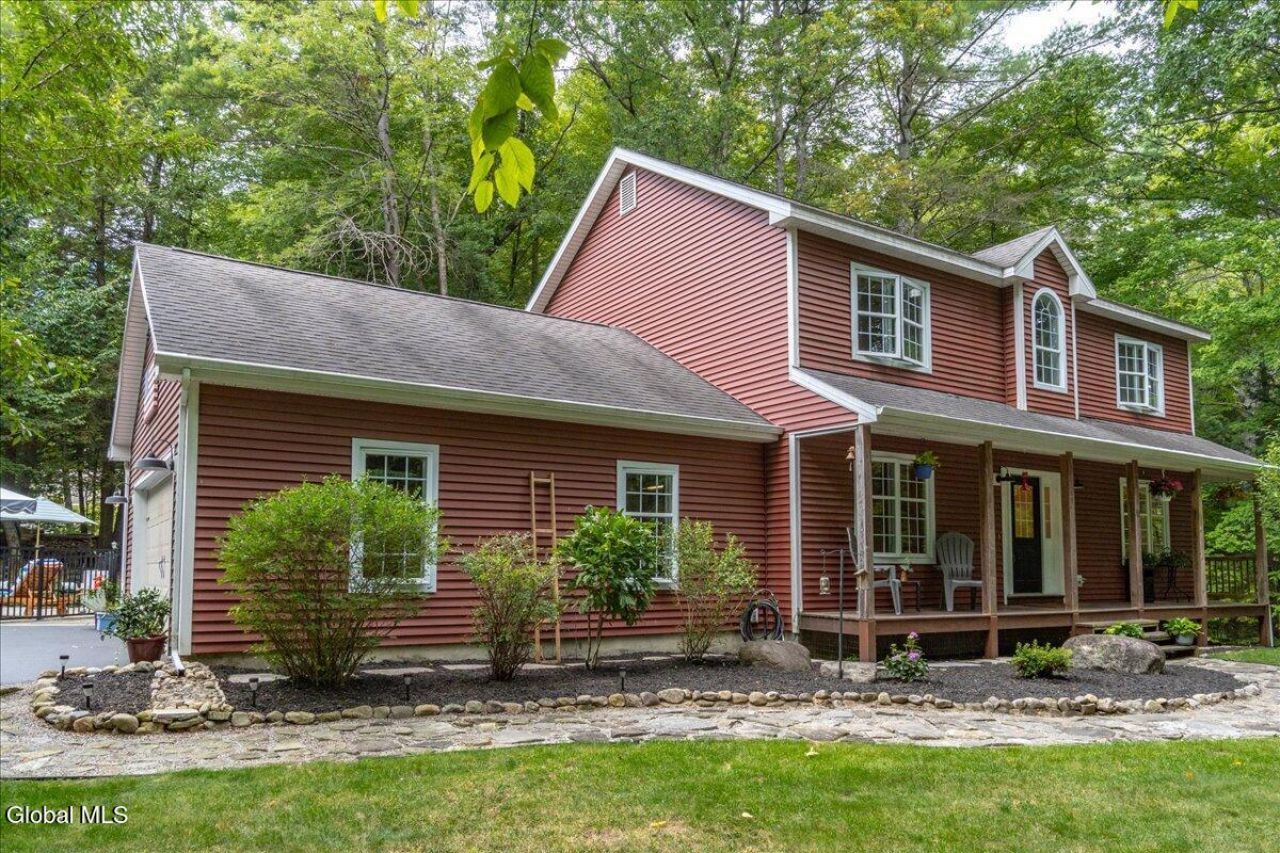Queensbury, New York, 12804, United States, 3 Bedrooms Bedrooms, ,3 BathroomsBathrooms,Residential,For Sale,1942112