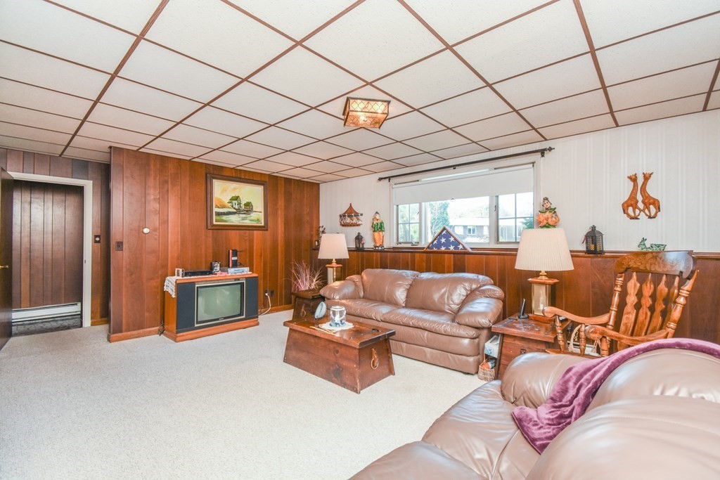 Nahant, Massachusetts, 01908, United States, 4 Bedrooms Bedrooms, ,3 BathroomsBathrooms,Residential,For Sale,1943119