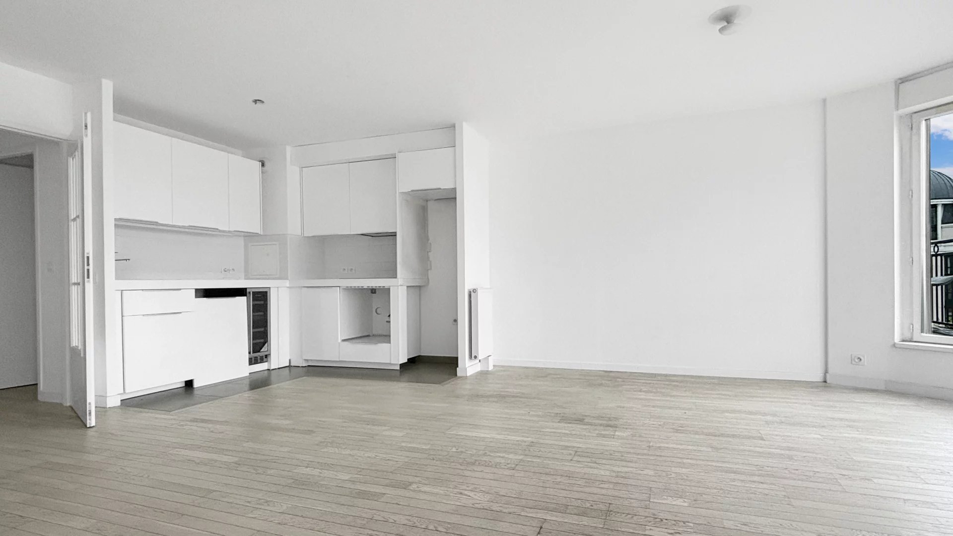 Puteaux, Île-de-France, 92800, FR, 1 Bedroom Bedrooms, ,1 BathroomBathrooms,Residential,For Sale,1626858