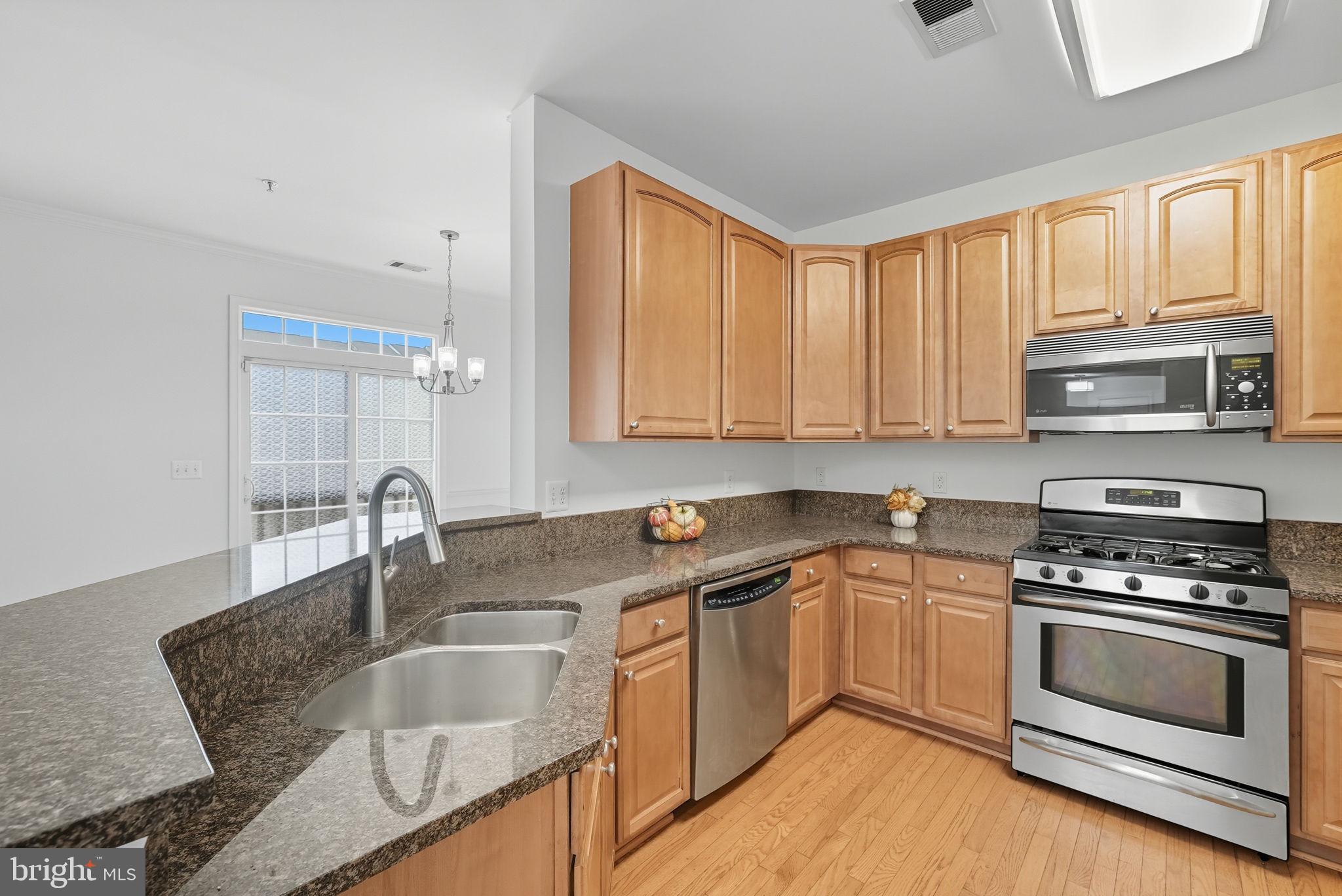 Fairfax, Virginia, 22033, United States, 3 Bedrooms Bedrooms, ,4 BathroomsBathrooms,Residential,For Sale,1975238