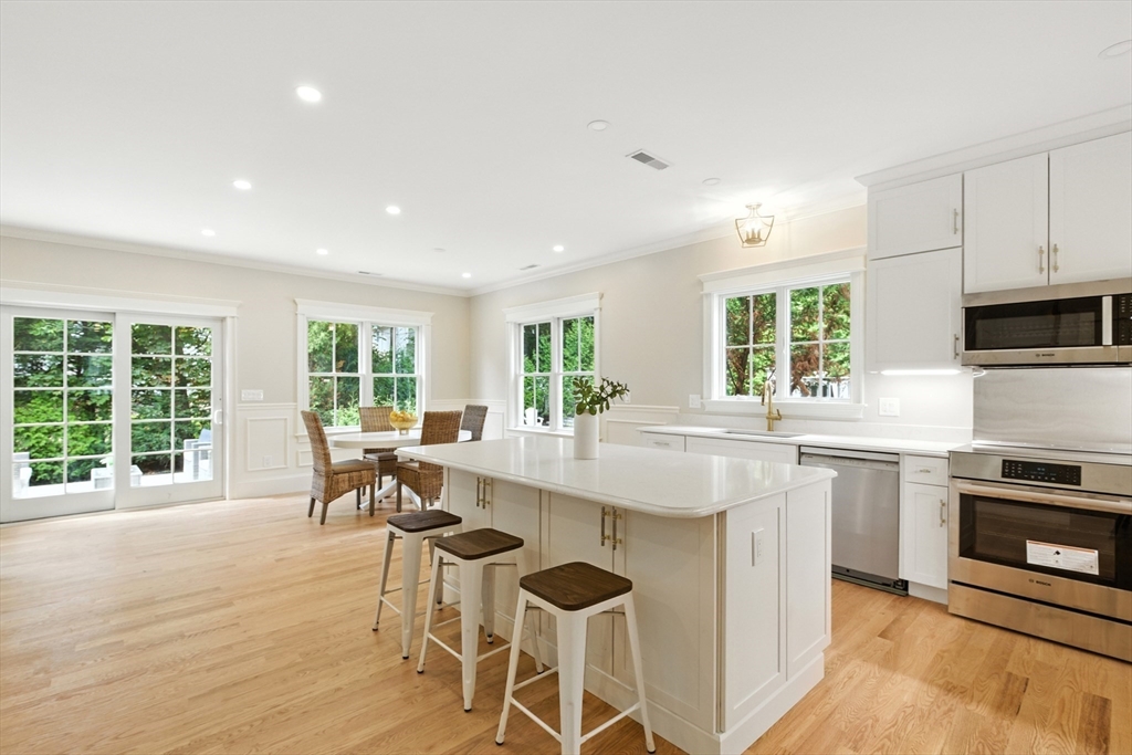 Newton, Massachusetts, 02459, United States, 5 Bedrooms Bedrooms, ,6 BathroomsBathrooms,Residential,For Sale,1938580