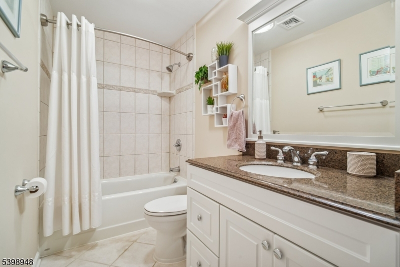 Roxbury Twp., New Jersey, 07850, United States, 4 Bedrooms Bedrooms, ,3 BathroomsBathrooms,Residential,For Sale,2003498