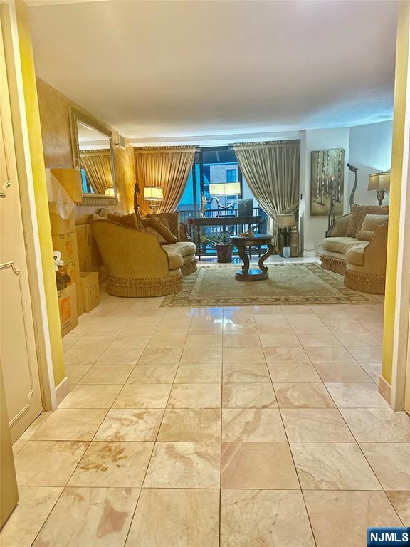 Hackensack, New Jersey, 07601, United States, 2 Bedrooms Bedrooms, ,2 BathroomsBathrooms,Residential,For Sale,1912760