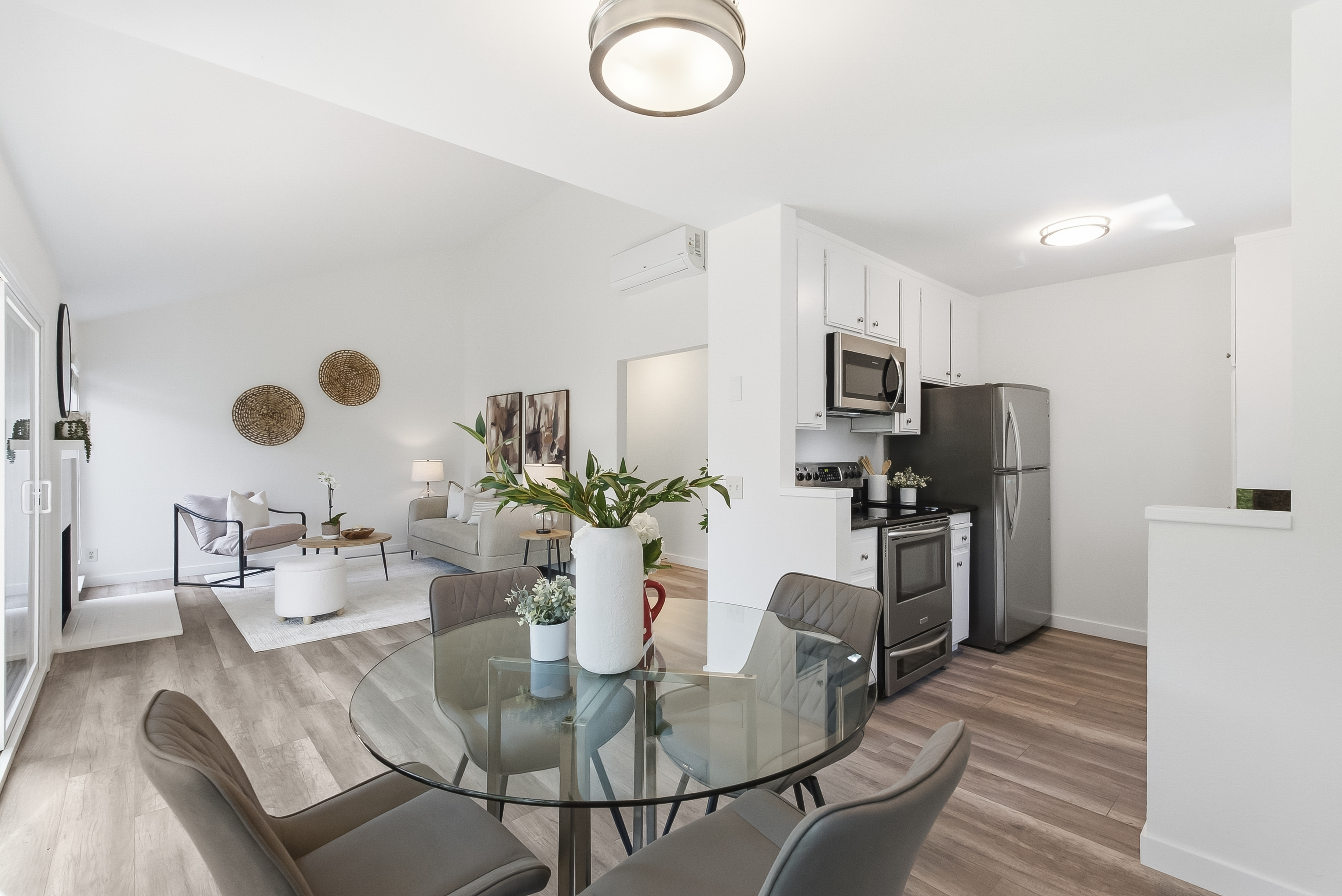  Lakefront Living in the Heart of Mountain View - 物件實景