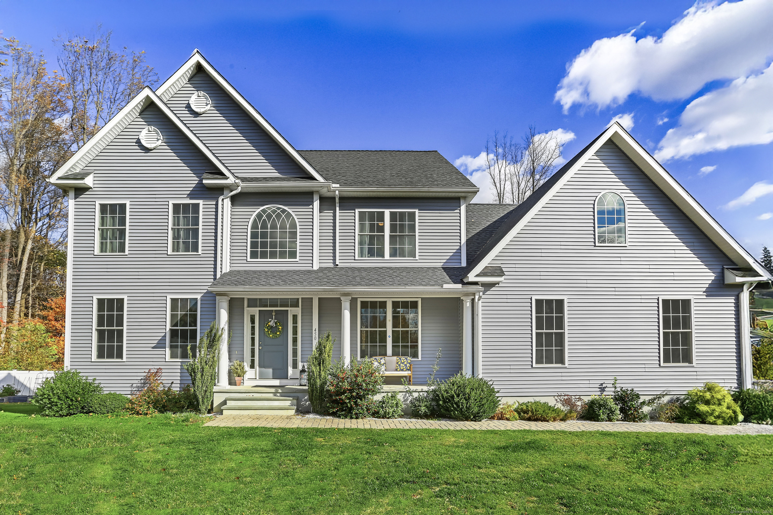 Stratford, Connecticut, 06614, United States, 4 Bedrooms Bedrooms, ,3 BathroomsBathrooms,Residential,For Sale,1987695