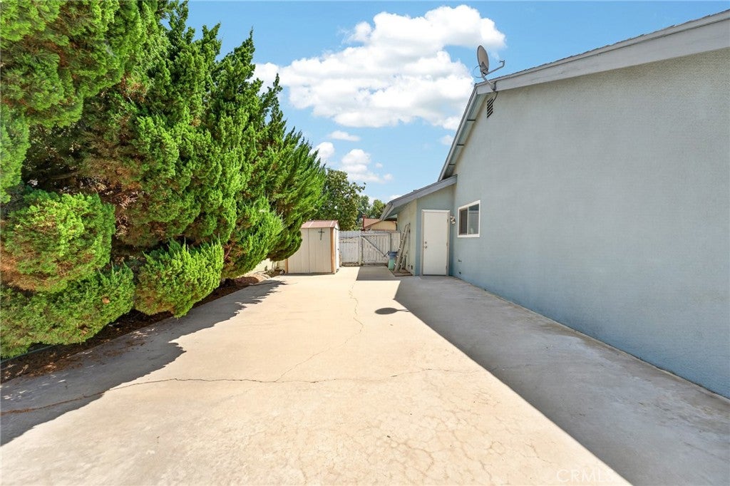 Redlands, California, 92373, United States, 4 Bedrooms Bedrooms, ,2 BathroomsBathrooms,Residential,For Sale,2048890