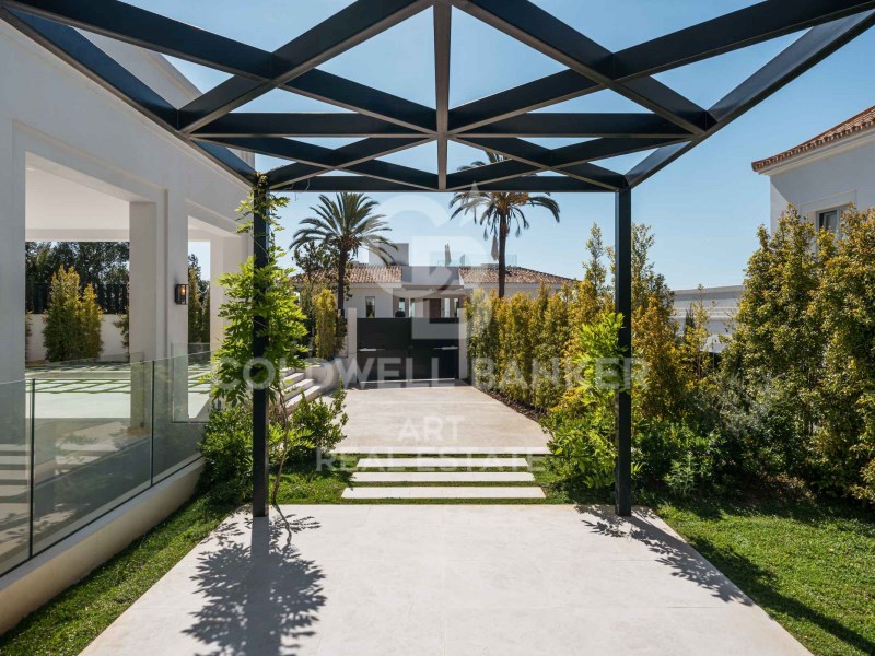 Marbella, Andalusia, ES, 4 Bedrooms Bedrooms, ,5 BathroomsBathrooms,Residential,For Sale,1804781