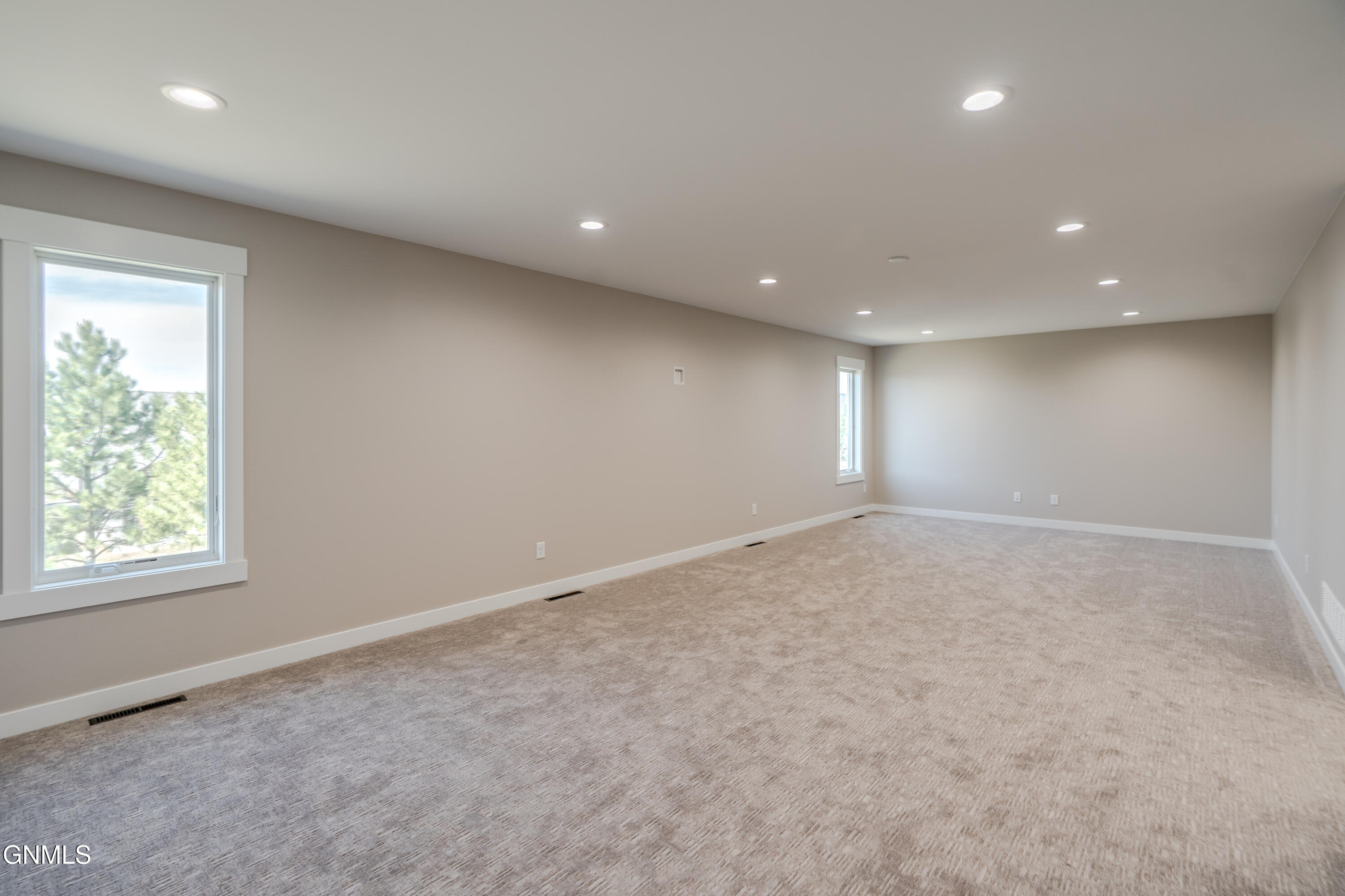 Bismarck, North Dakota, 58504, United States, 3 Bedrooms Bedrooms, ,3 BathroomsBathrooms,Residential,For Sale,2032650