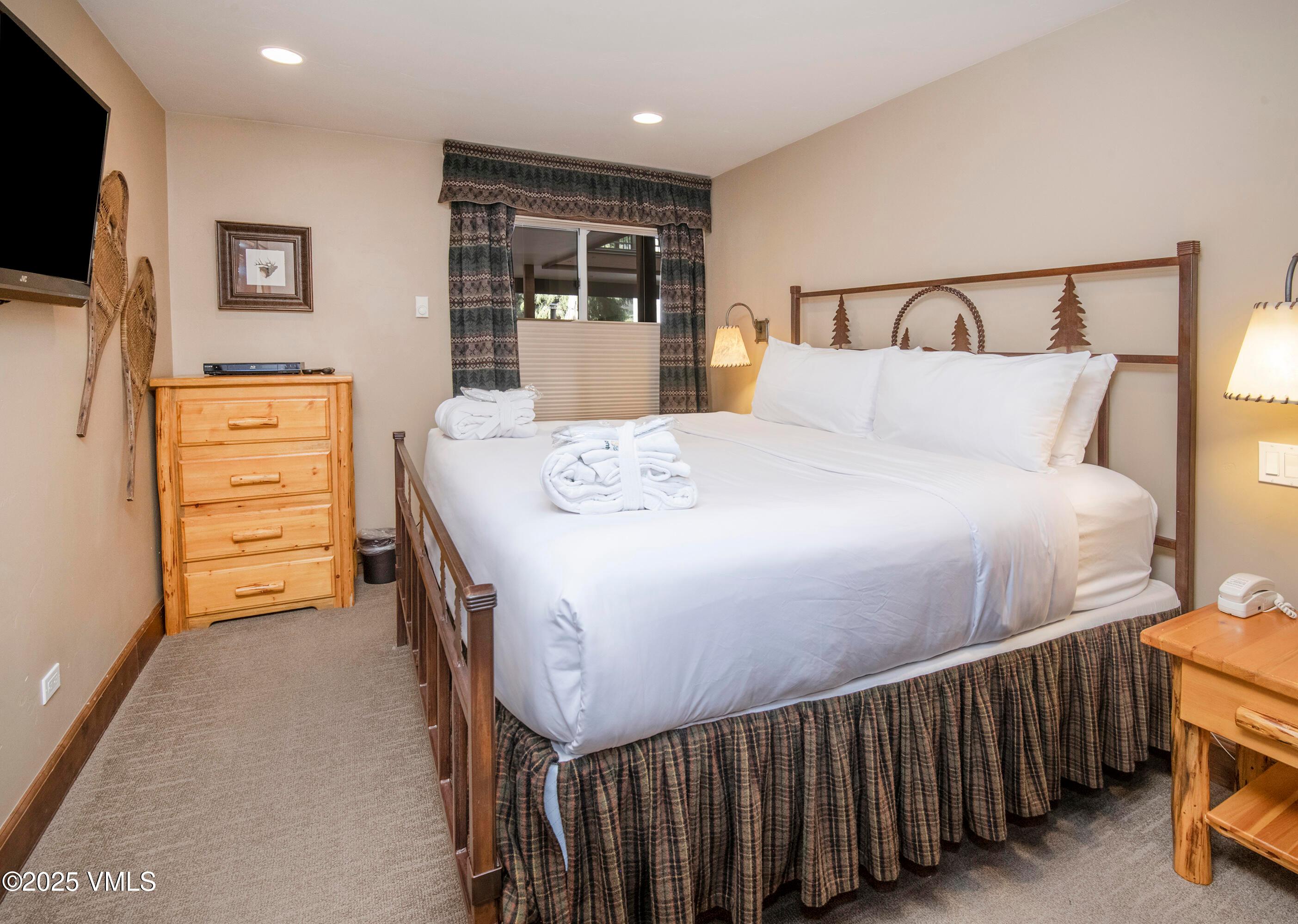 Vail, Colorado, 81657, United States, 2 Bedrooms Bedrooms, ,2 BathroomsBathrooms,Residential,For Sale,1849878