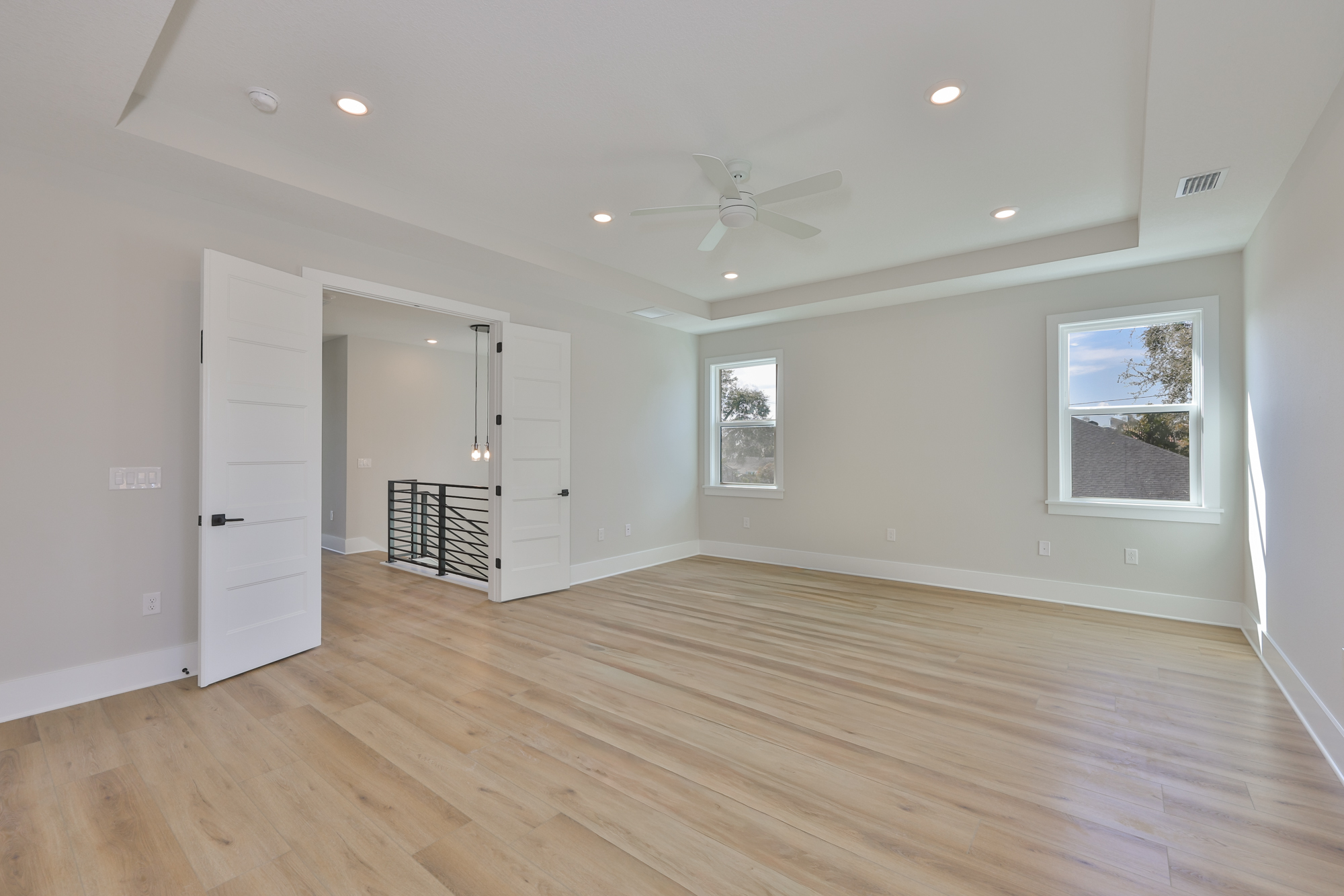 Tampa, Florida, 33611, United States, 5 Bedrooms Bedrooms, ,4 BathroomsBathrooms,Residential,For Sale,1992381