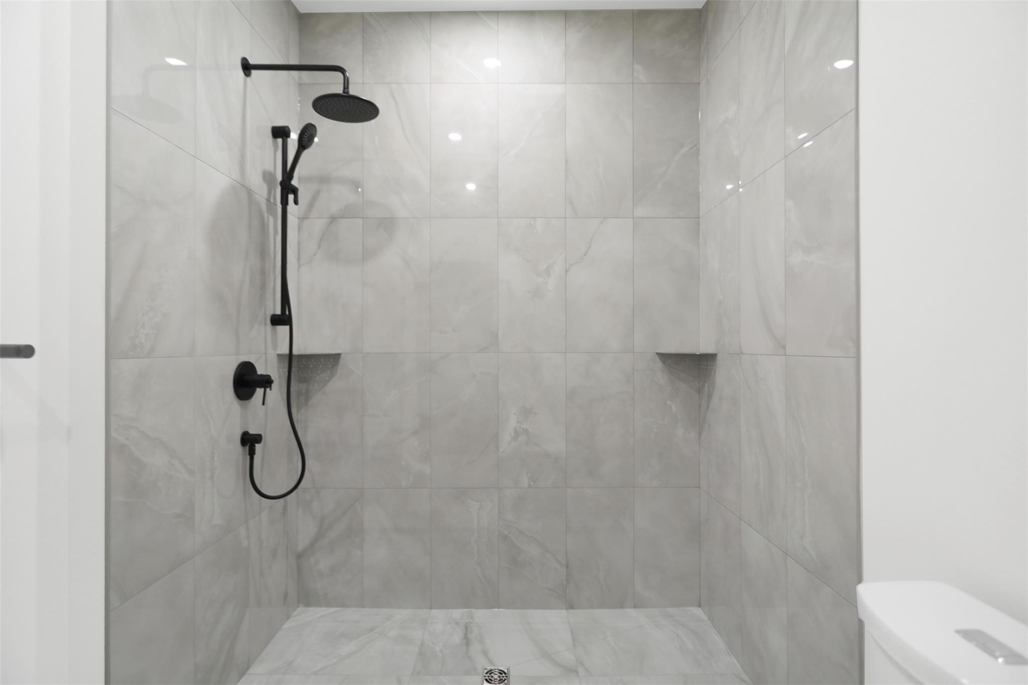 KELOWNA, British Columbia, V1W 0C4, CA, 5 Bedrooms Bedrooms, ,4 BathroomsBathrooms,Residential,For Sale,1960562