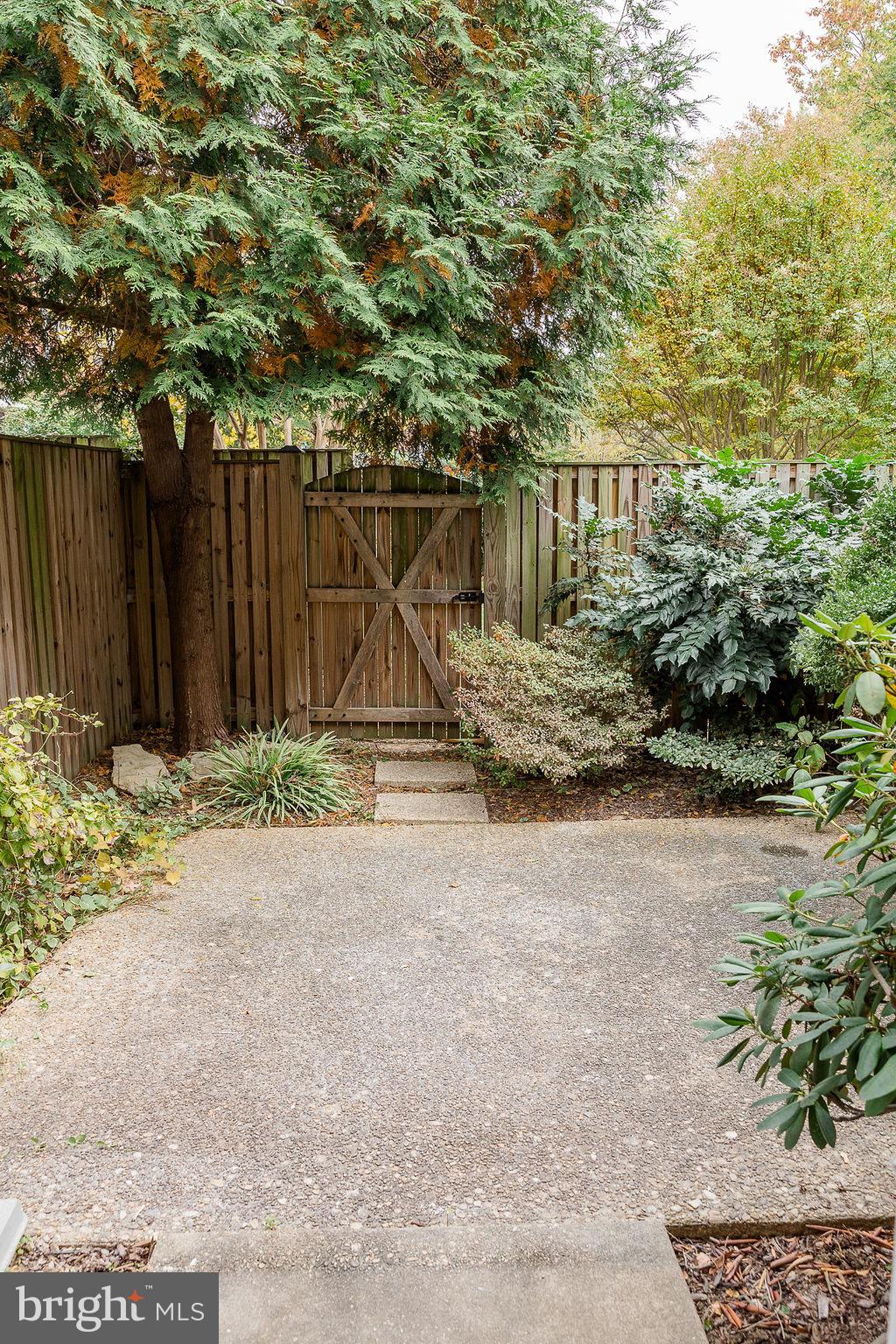 Arlington, Virginia, 22206, United States, 2 Bedrooms Bedrooms, ,2 BathroomsBathrooms,Residential,For Sale,1976928