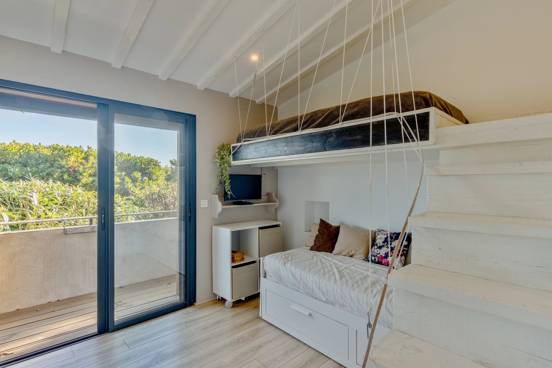 Cavalaire-sur-Mer, Provence-Alpes-Côte d’Azur, 83240, FR, 7 Bedrooms Bedrooms, ,9 BathroomsBathrooms,Residential,For Sale,1987792