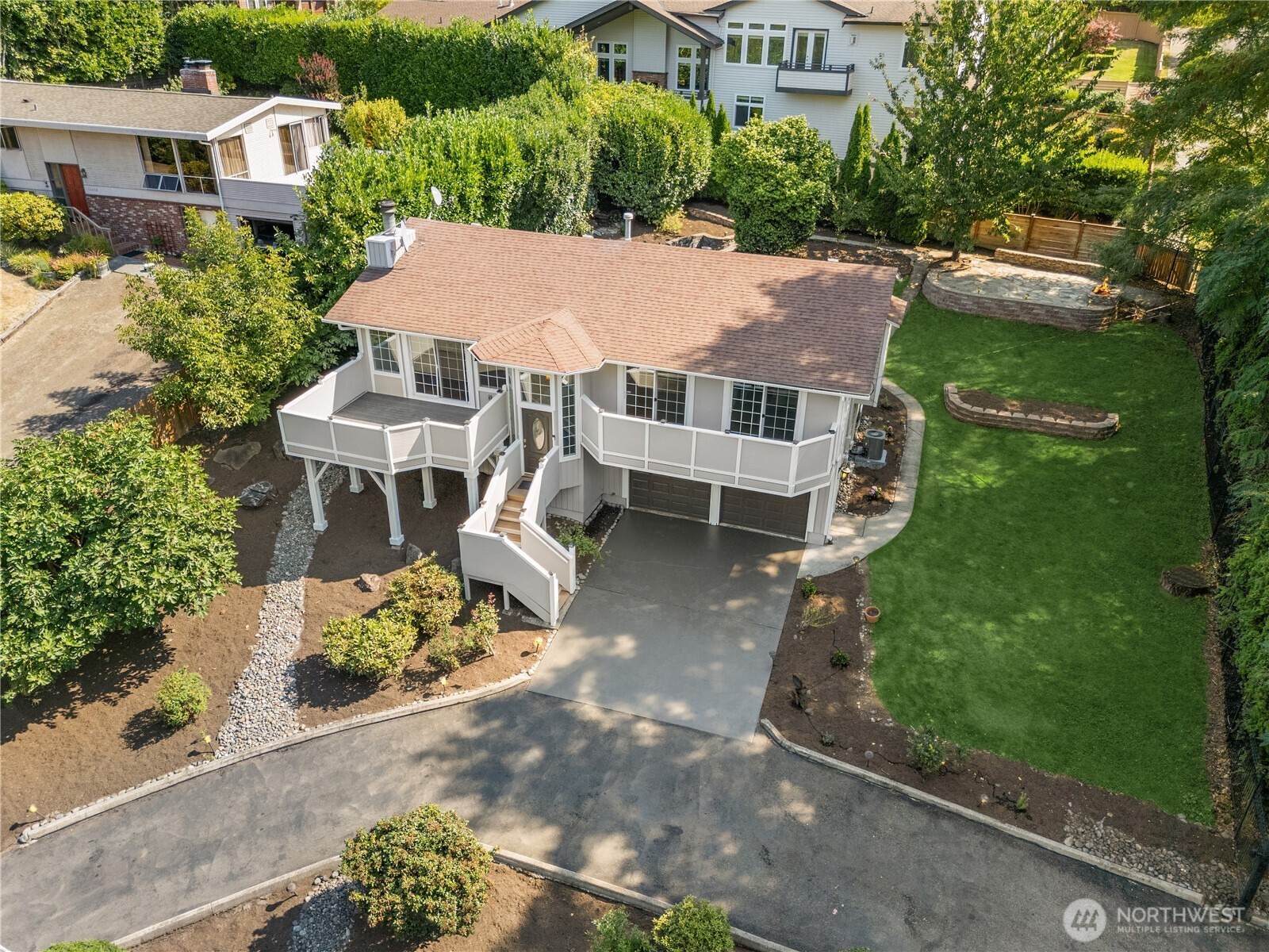 Kirkland, Washington, 98033, United States, 4 Bedrooms Bedrooms, ,2 BathroomsBathrooms,Residential,For Sale,1938855