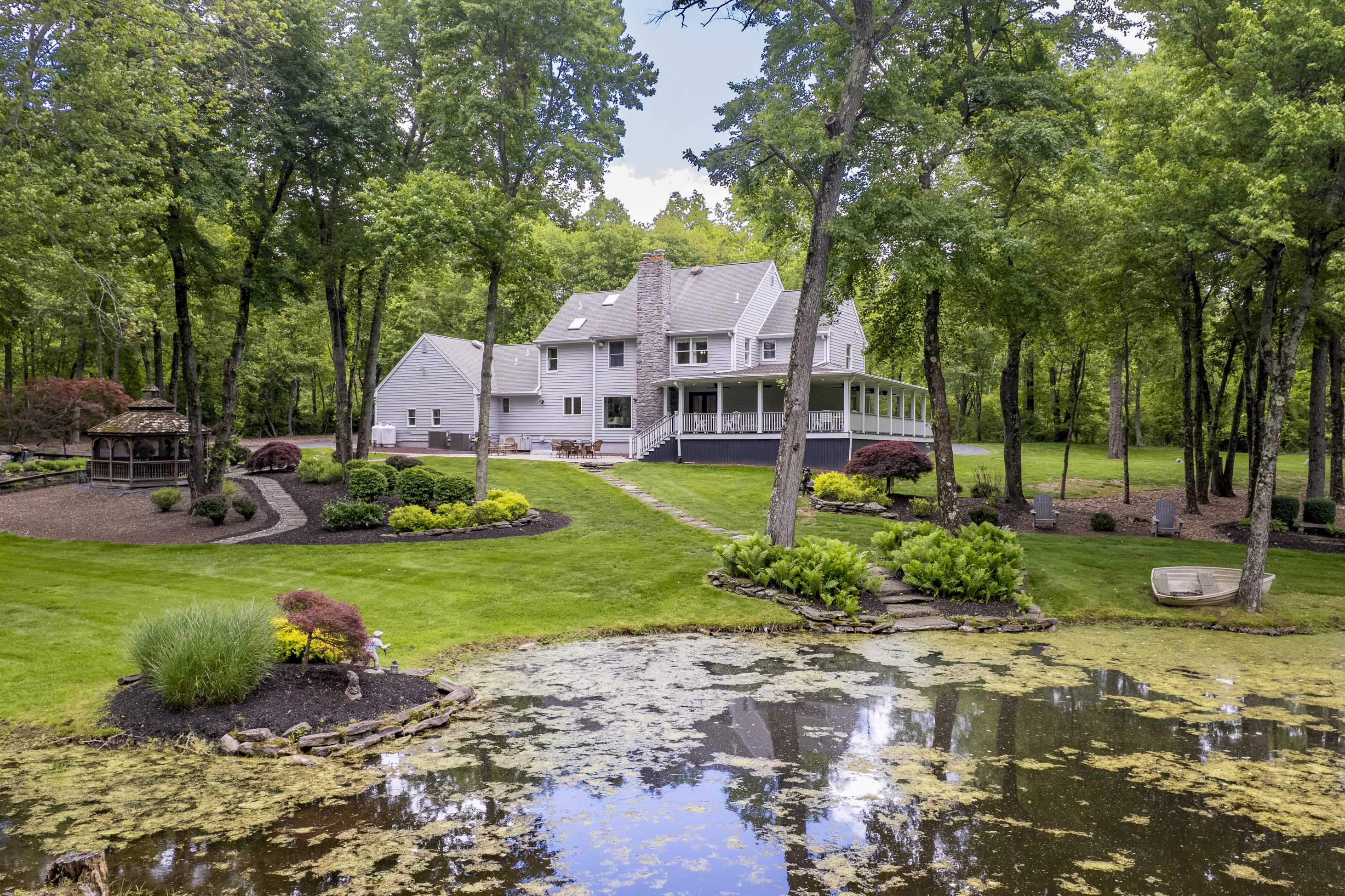  Private 6-Acre Getaway Wrapped in Nature