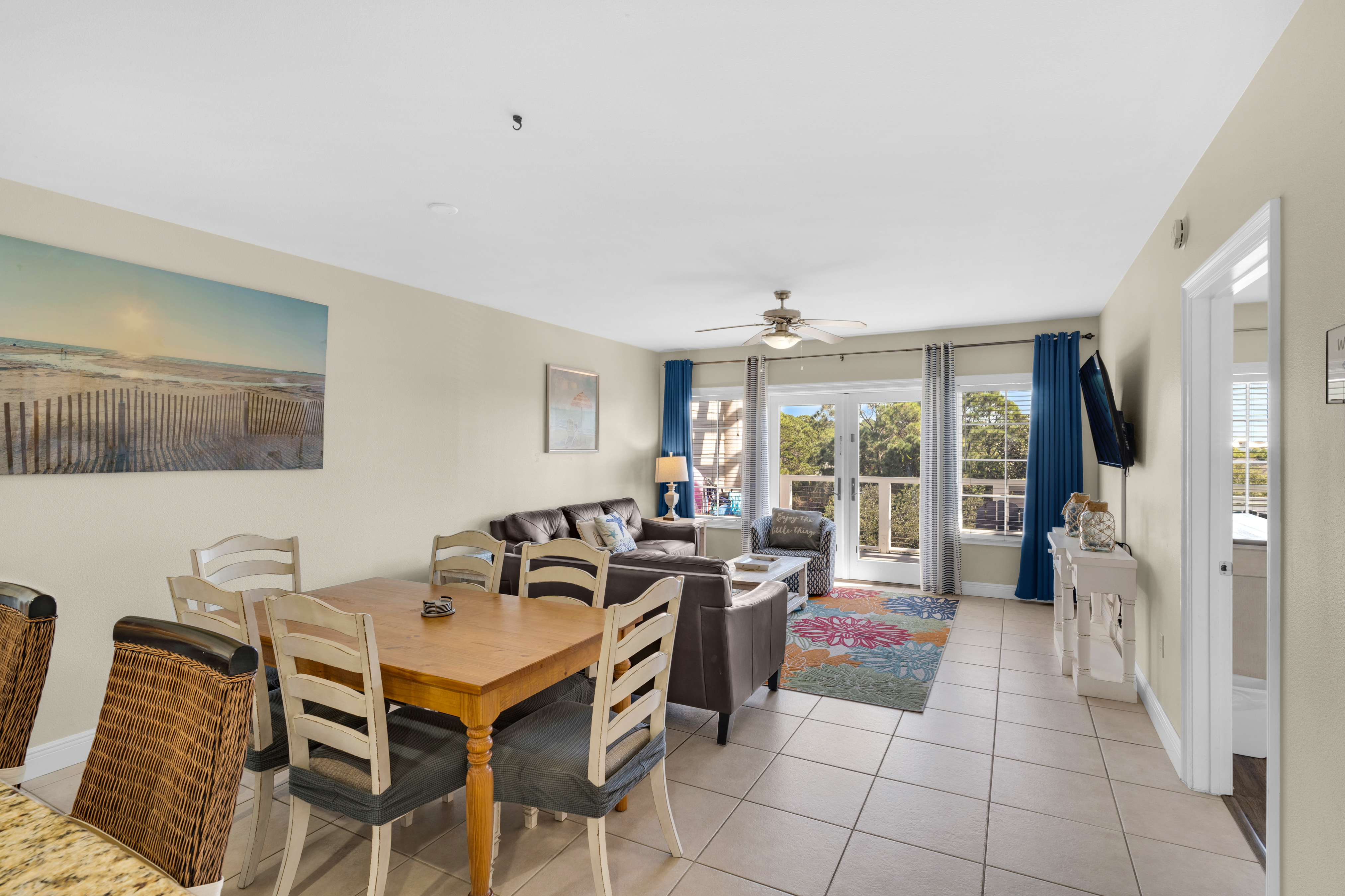  Top-Floor Coastal Condo Steps from Seagrove Beach - 物件實景