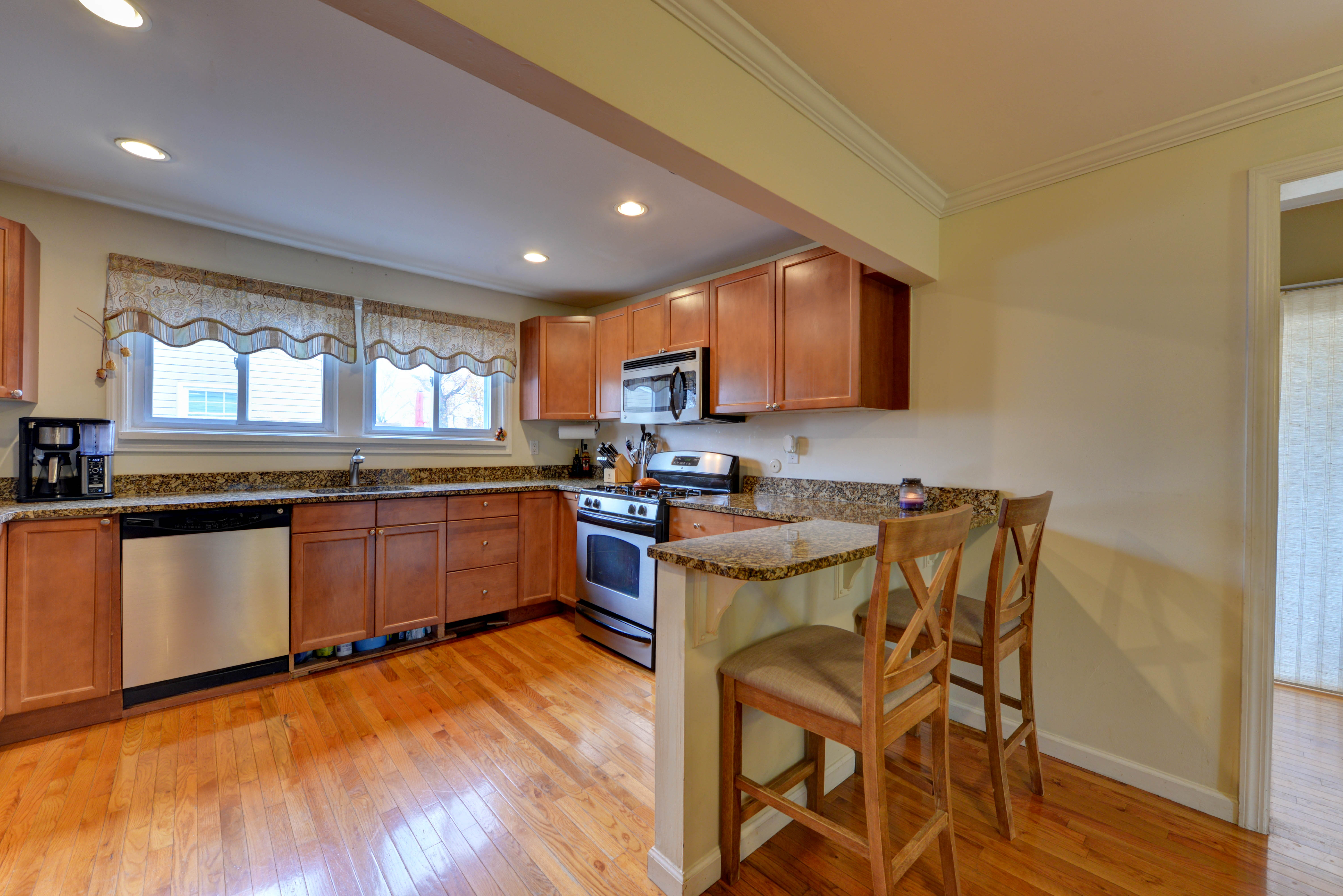 Lincoln Park, New Jersey, 07035, United States, 5 Bedrooms Bedrooms, ,3 BathroomsBathrooms,Residential,For Sale,1992414