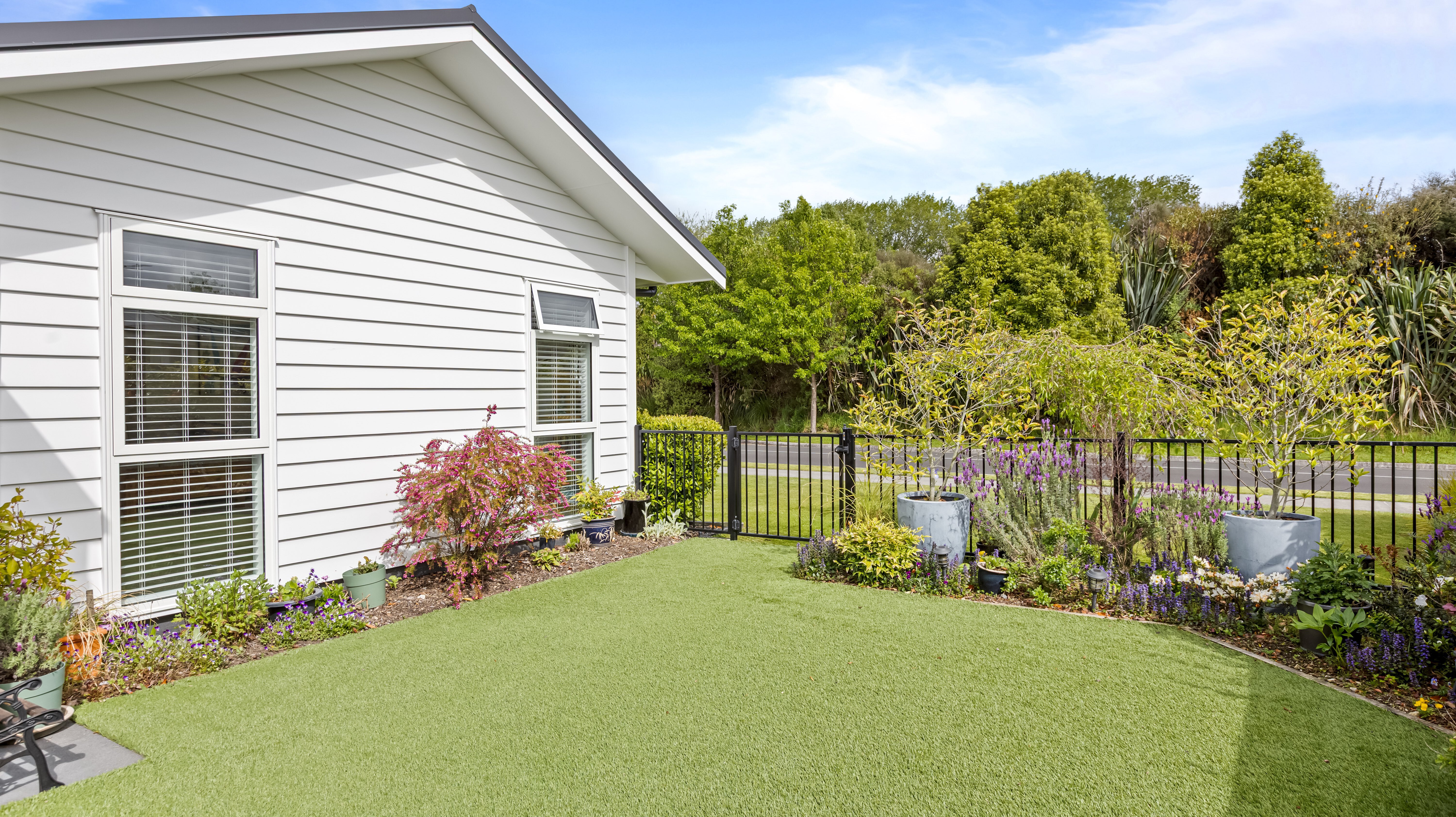  Easy-Care Living In A Peaceful Setting - 物件實景